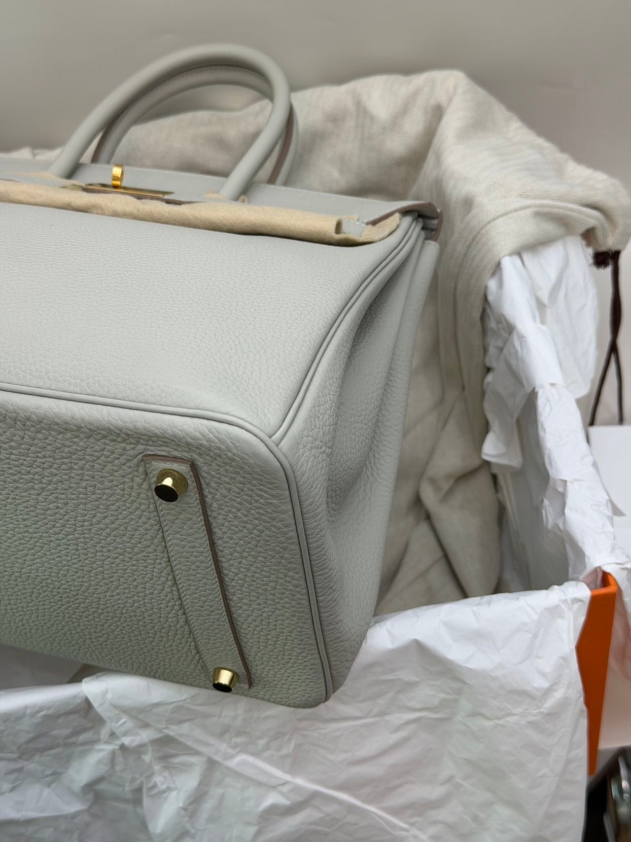LUXURY PROMISE Hermès Birkin 35 Togo Pearl Gray Gold Hardware Y Stamp