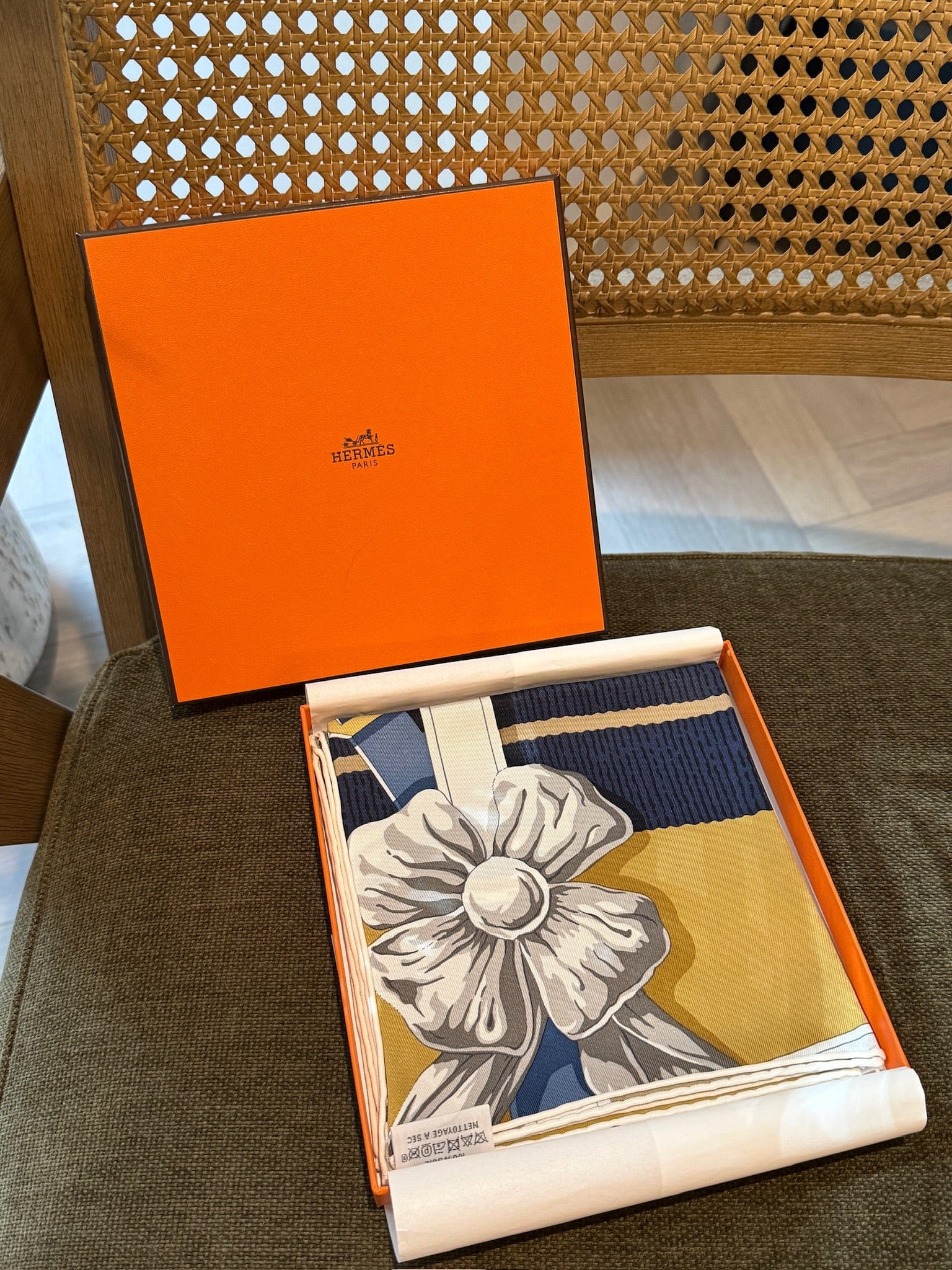 Luxury Promise Hermes Grand Manege Detail scarf 70