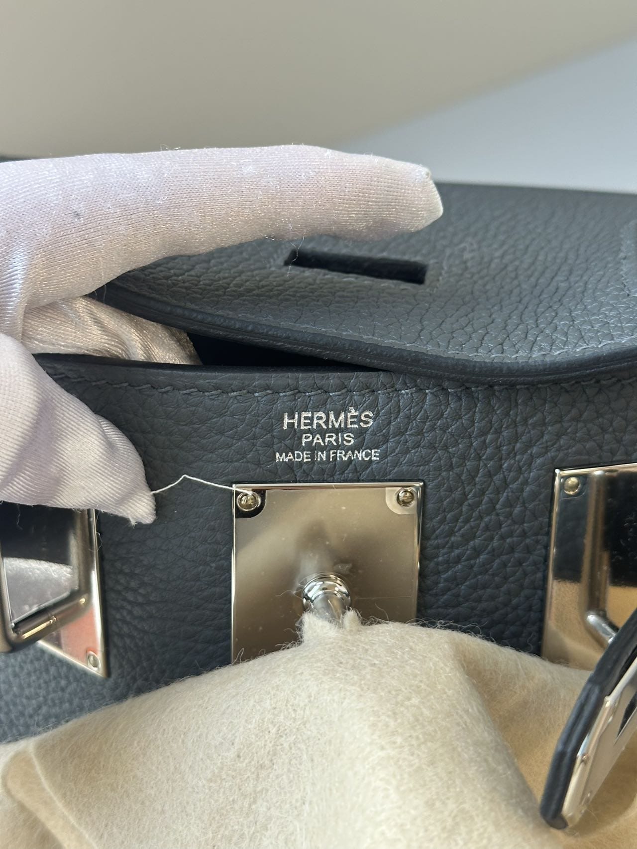LUXURY PROMISE Hermès Hac a Dos PM Gris Misty Togo Leather Palladium Hardware (W Stamp)