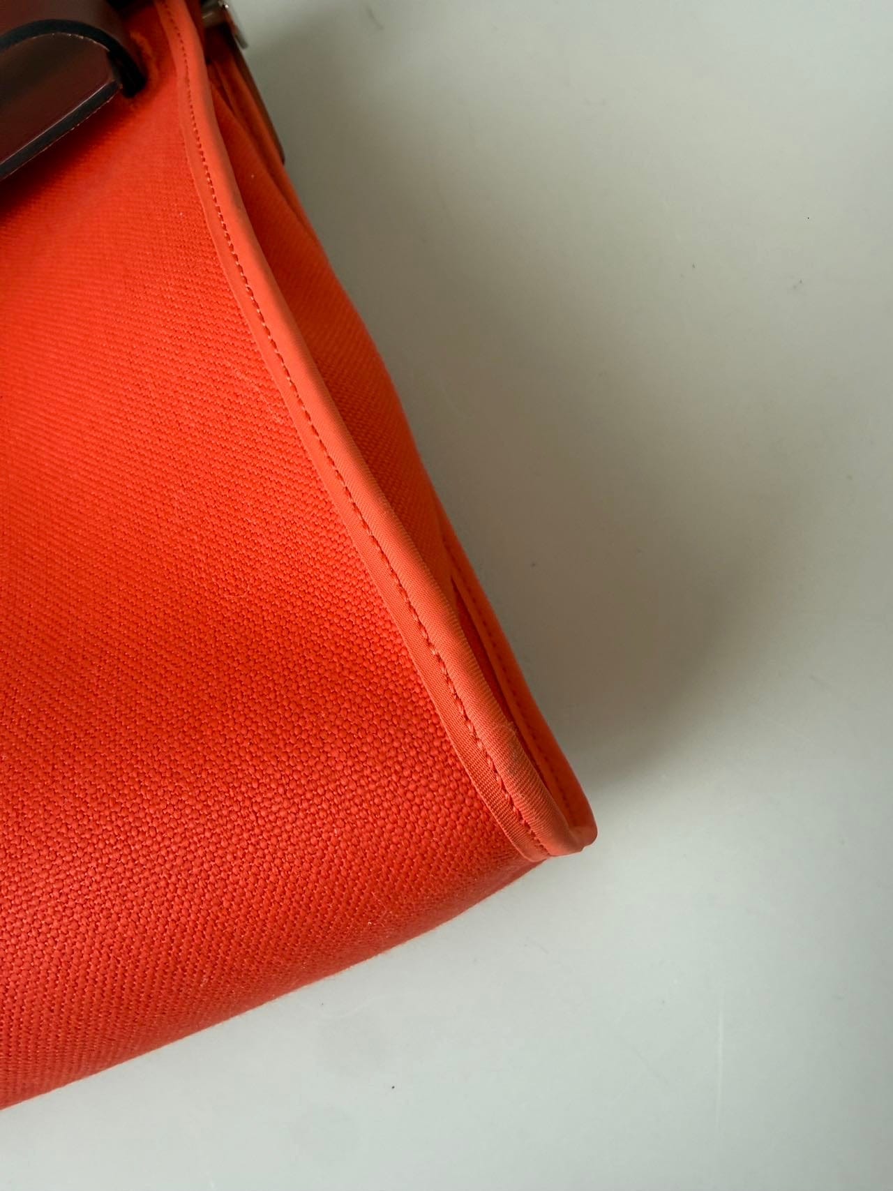 LUXURY PROMISE Hermès Herbag Zip 31 - Geranium Canvas & Rouge Sellier Leather (Y Stamp)
