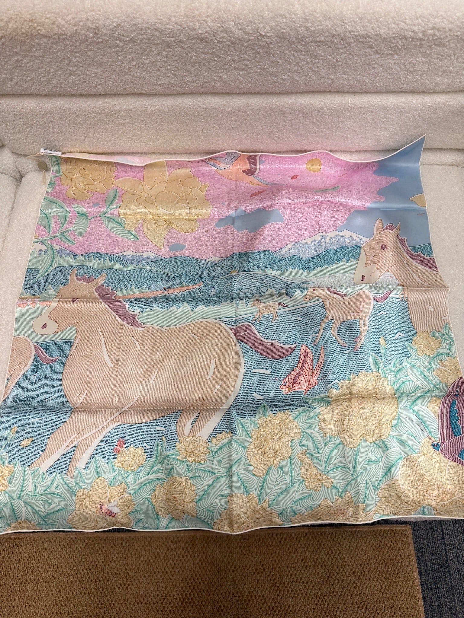 LUXURY PROMISE Hermès "Ivresse au Vent" 70cm Silk Scarf – Spring Rebirth & Freedom Motif – 2025 Spring/Summer Collection