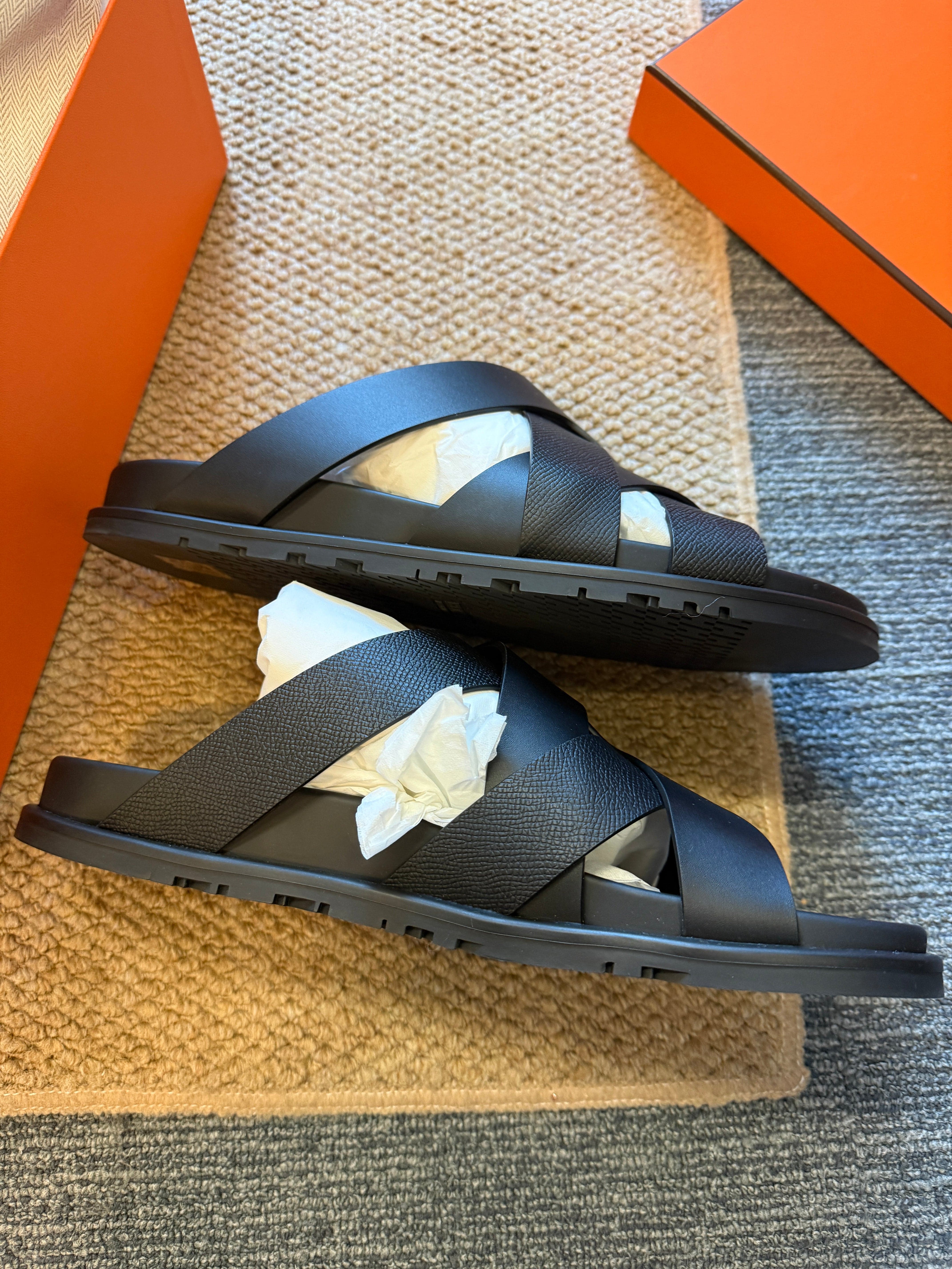 Luxury Promise Hermes Men's Kazimir size 43.5 black