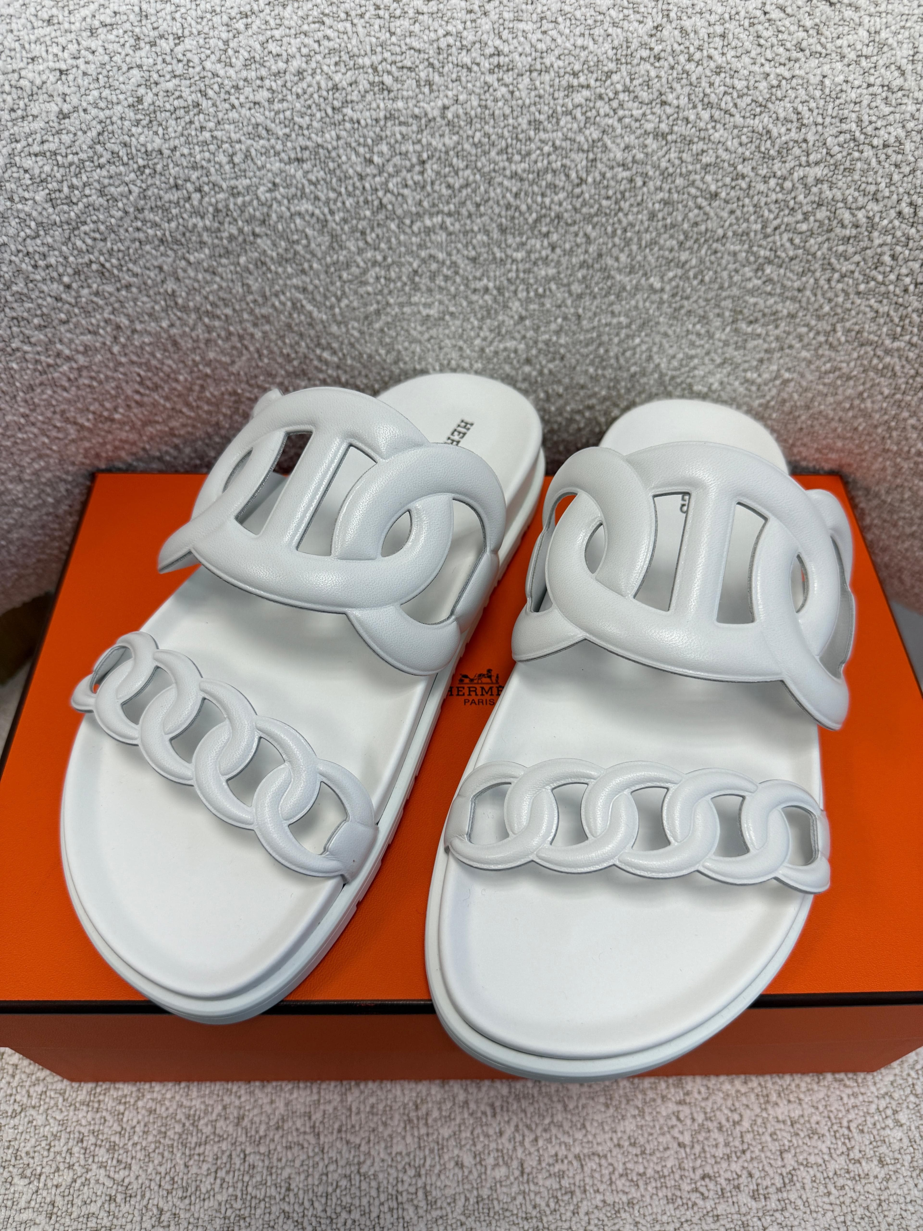LUXURY PROMISE *HK LOCATED*HERMÈS EXTRA SANDAL White- Size 37