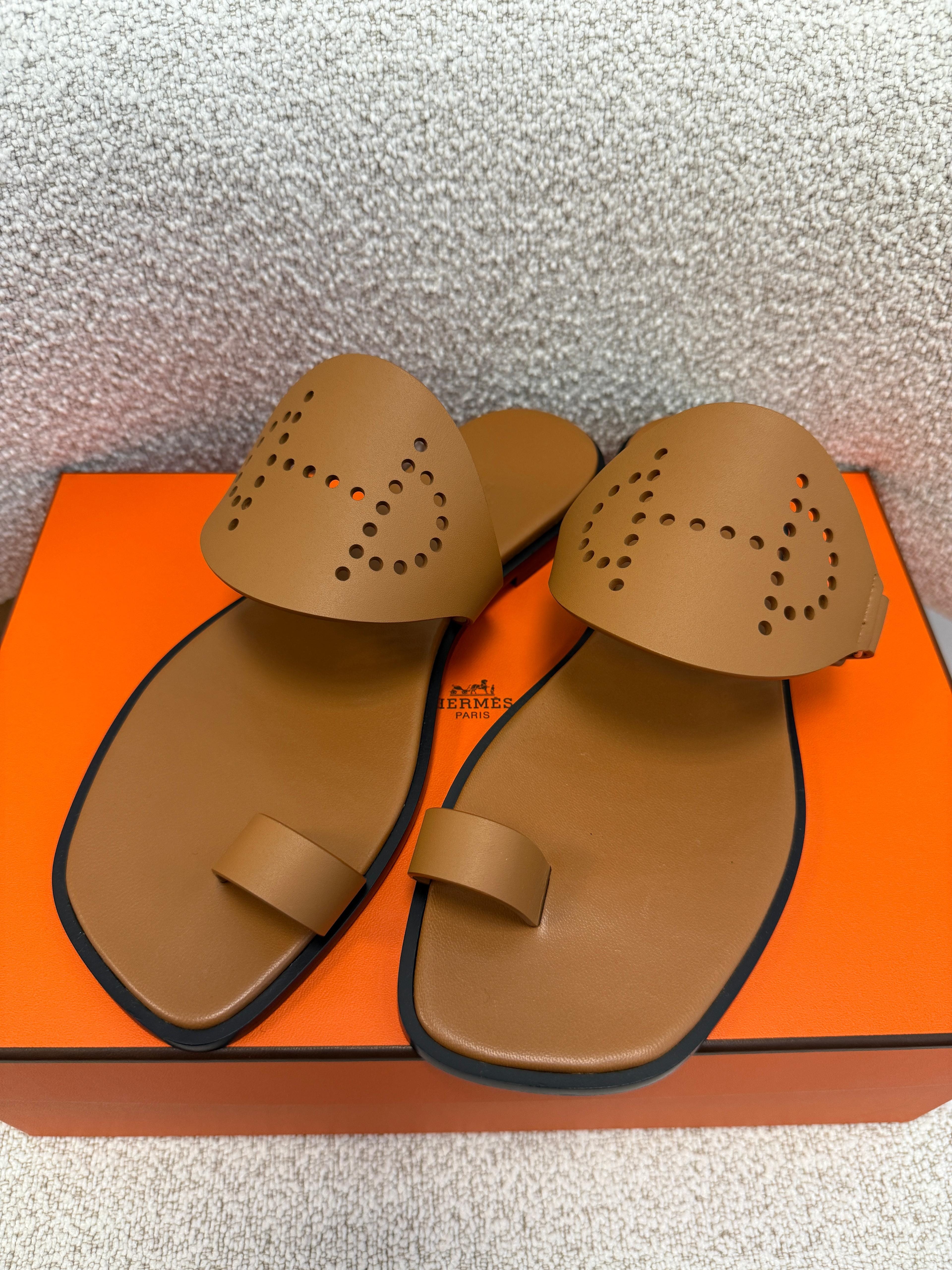 LUXURY PROMISE *HK LOCATED*HERMÈS HERA SANDAL Natural- Size 37