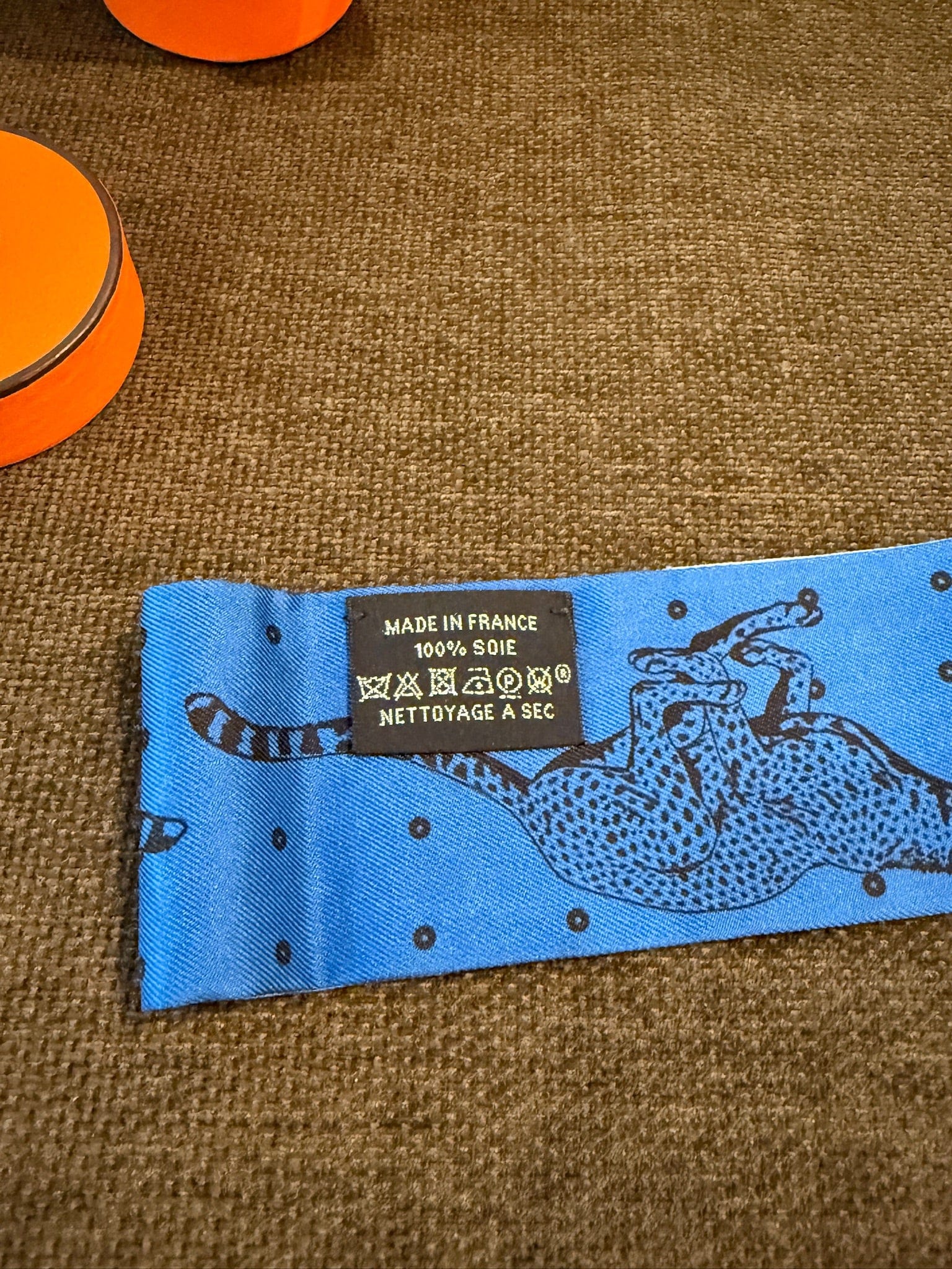 Luxury Promise Hermès silk Twilly Guépards Bandana Bag Handle Scarf / Ribbon