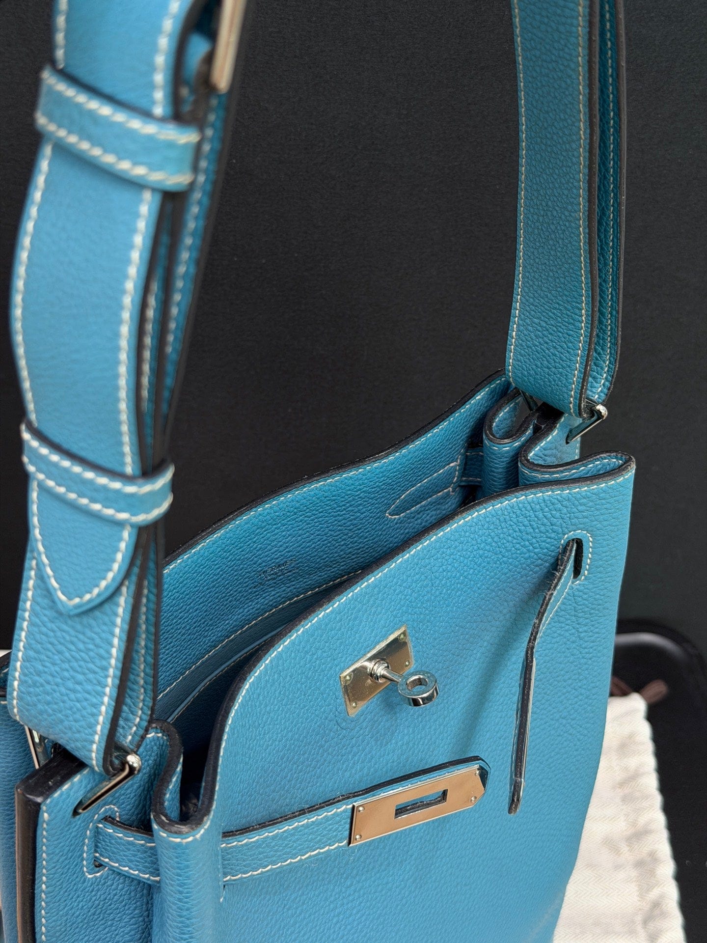 LUXURY PROMISE Hermès So Kelly 22 Bleu Jean Epsom Palladium Hardware (L Stamp) – Pristine Original Condition