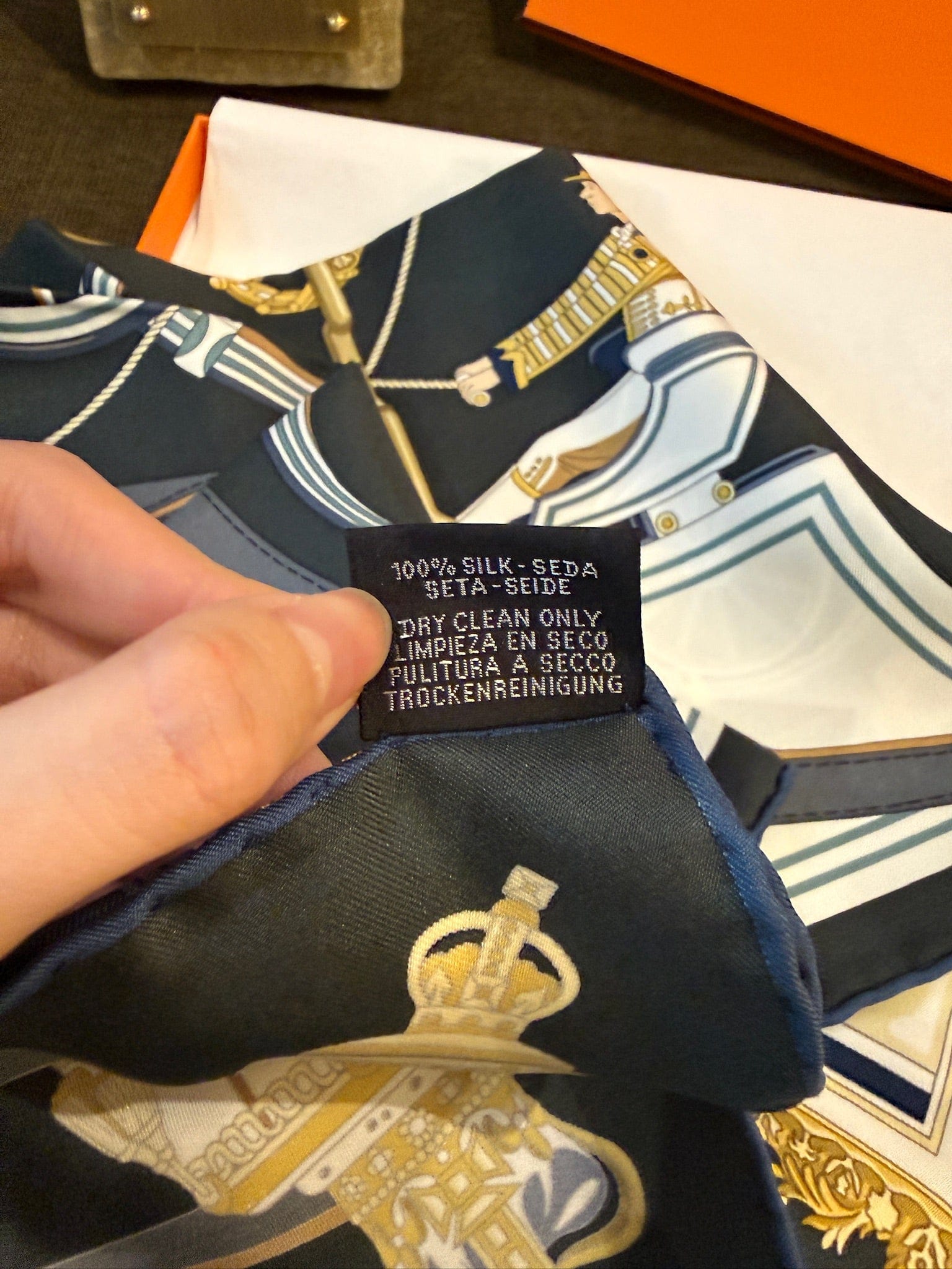 Luxury Promise Hermès Stately Wheels Silk Scarf 90cm