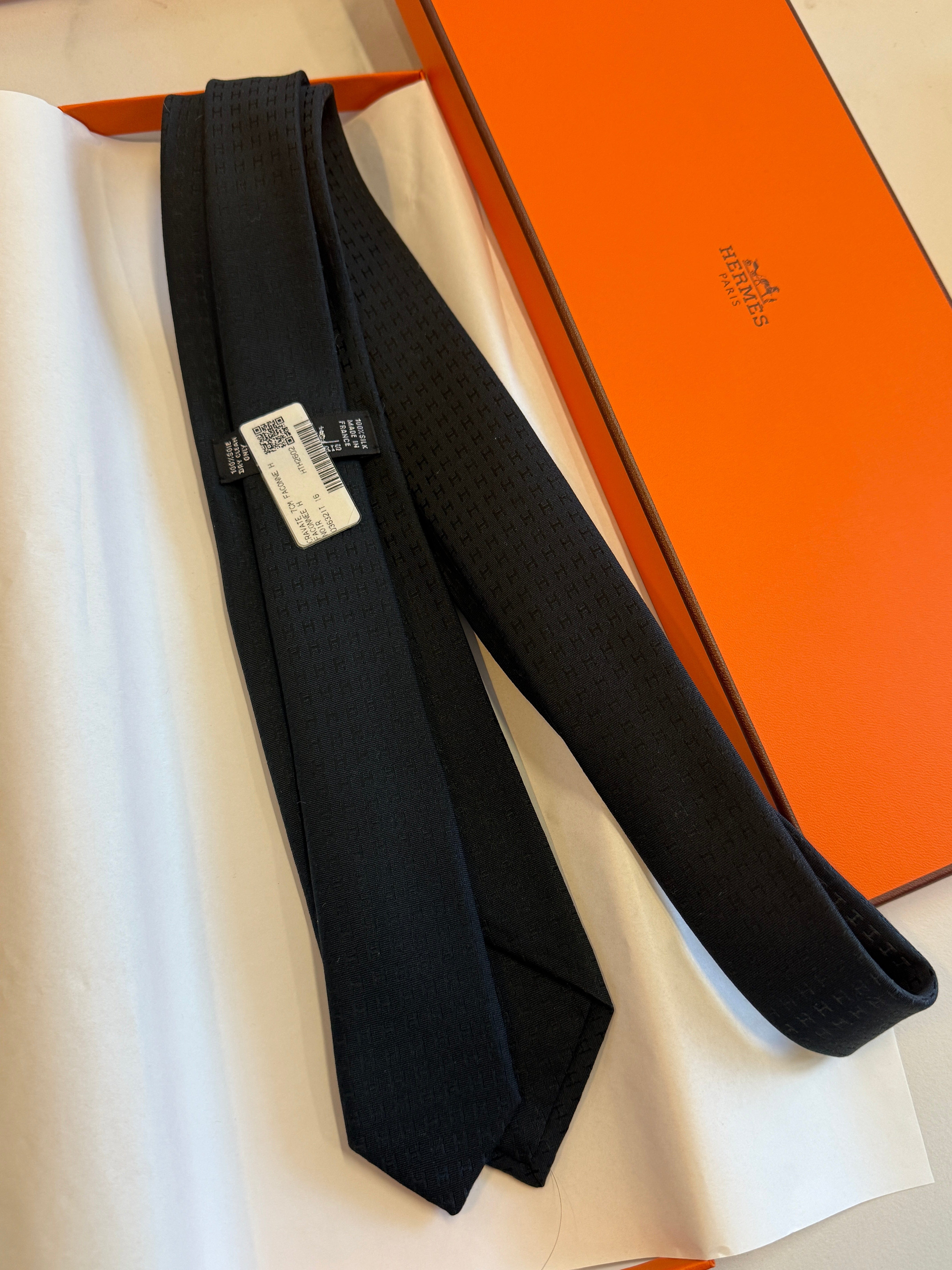 Luxury Promise Hermes Tie new with box