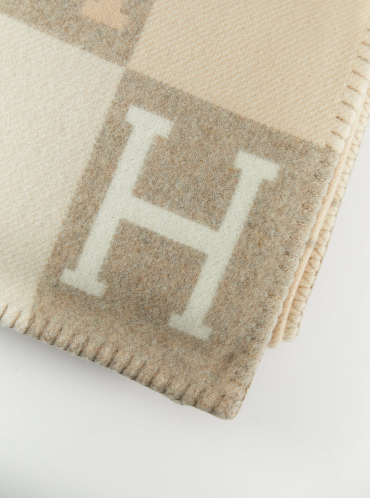 LUXURY PROMISE HERMÈS AVALON III THROW BLANKET Coco & Camomile