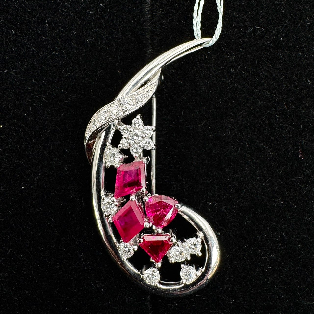 Luxury Promise Japan 47163 Pt900/18K Ruby Broach R1.38 D0.45 Body Pt900 8.5g