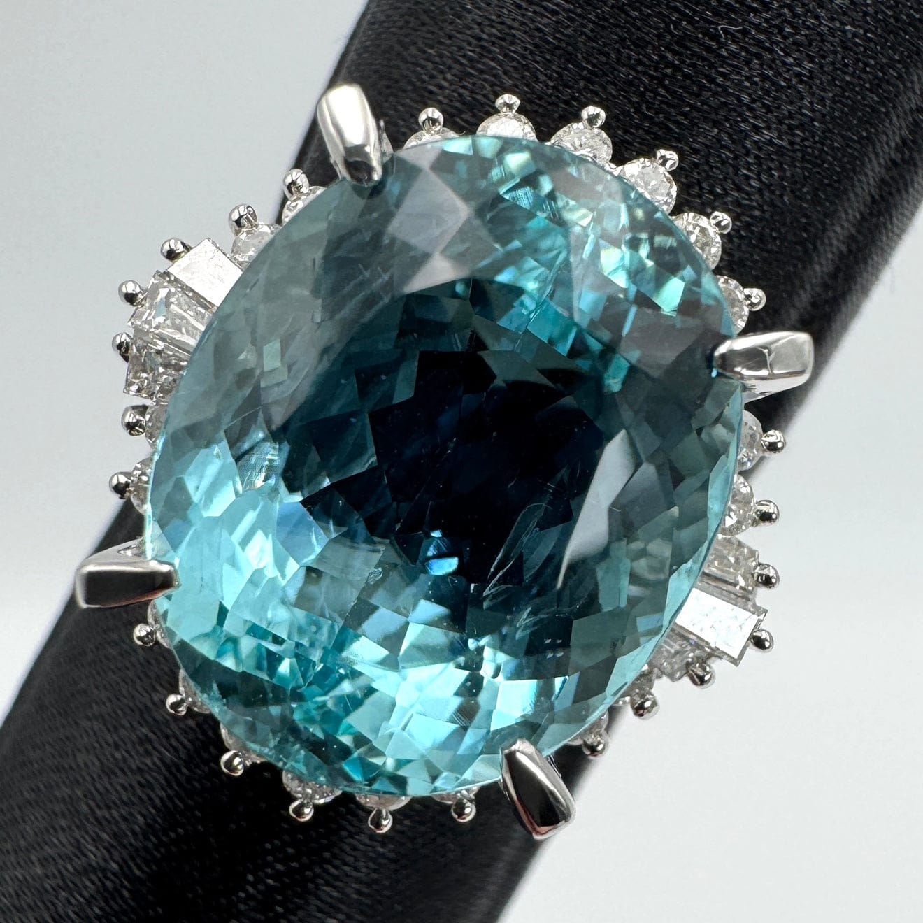 Luxury Promise Japan 48867 Pt900 Aquamarine Ring 10.37 D0.603 13.6 GRJso