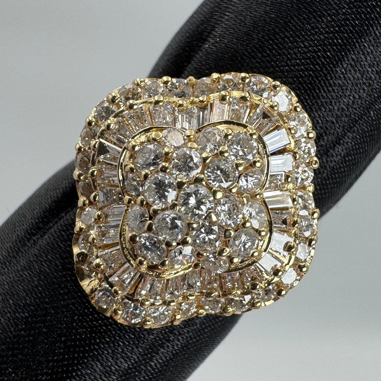 Luxury Promise Japan 49072 K18 Dial Ring D2.00 7.4g