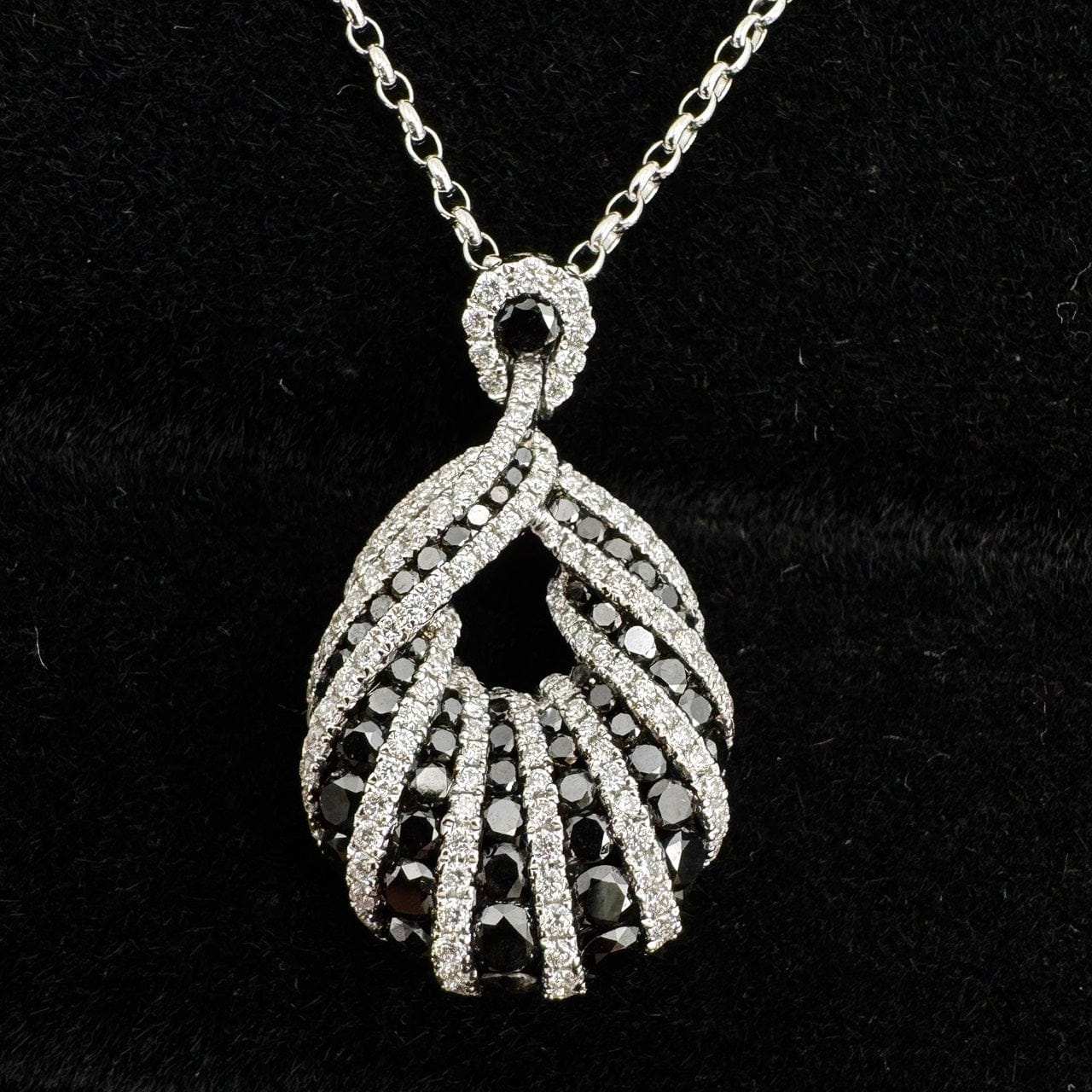 Luxury Promise Japan 49222 18K/750 Black Diamond Penneck D1.63 D0.66 9.4g