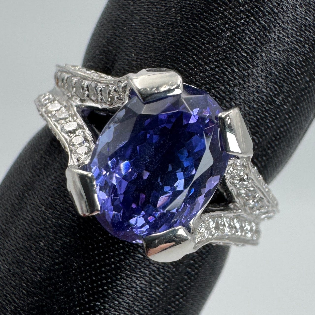 Luxury Promise Japan 49424 Pt900 Tanz Ring TNZ2.84 D0.57 8.7g