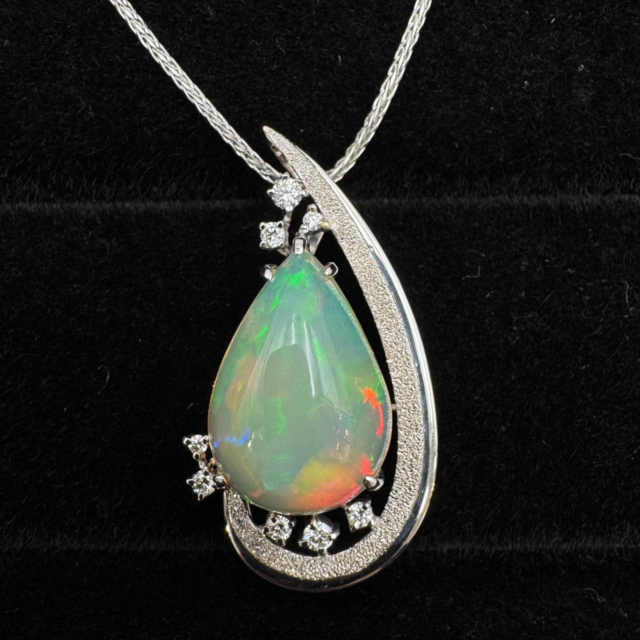 Luxury Promise Japan 49749 K18WG Opal Penneck OP6.50 D0.17 7.7 Other Appraisals