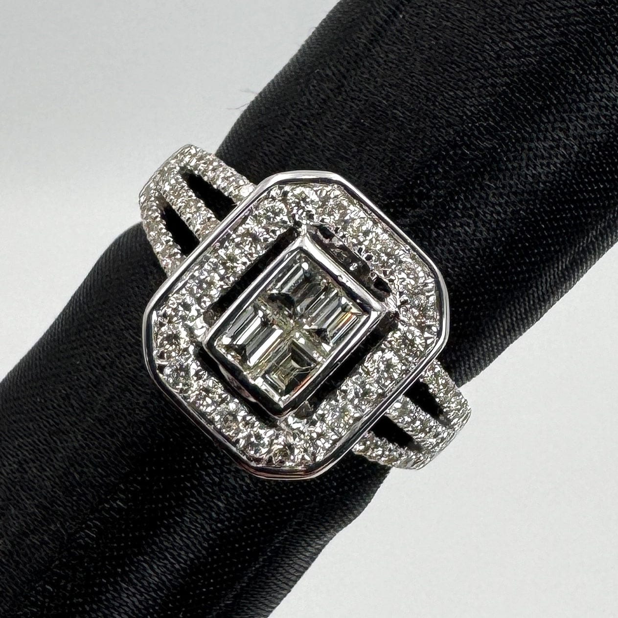 Luxury Promise Japan 49947 18K/750 Dial Ring 1.2 6.3g