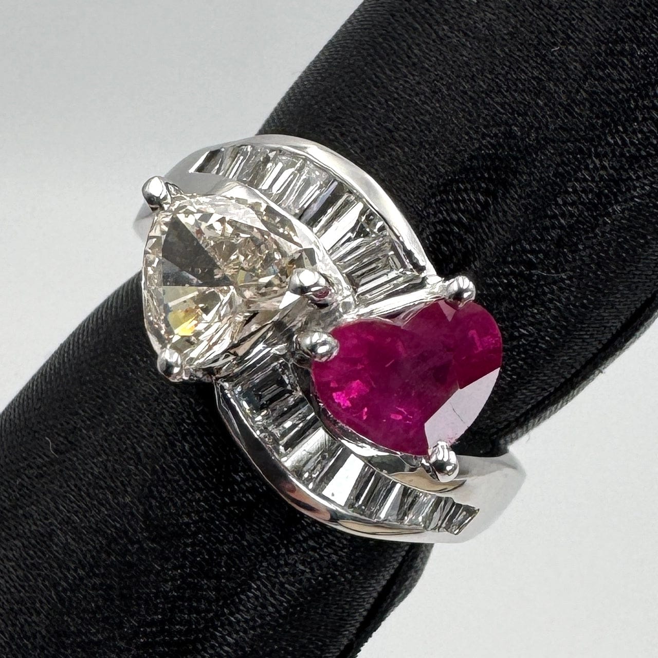 Luxury Promise Japan 49982 K18WG Ruby Ring 1.07 D0.72 D0.80 10 Medium