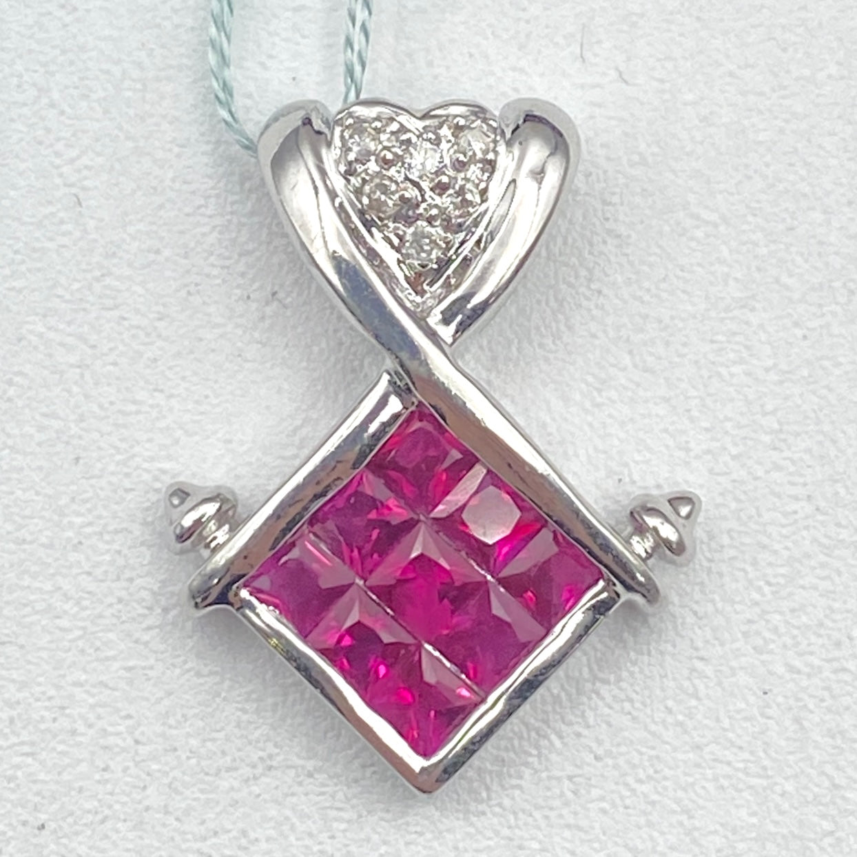 Luxury Promise Japan 50466 18K Ruby Pen Top R1.50 D0.08 4.3g