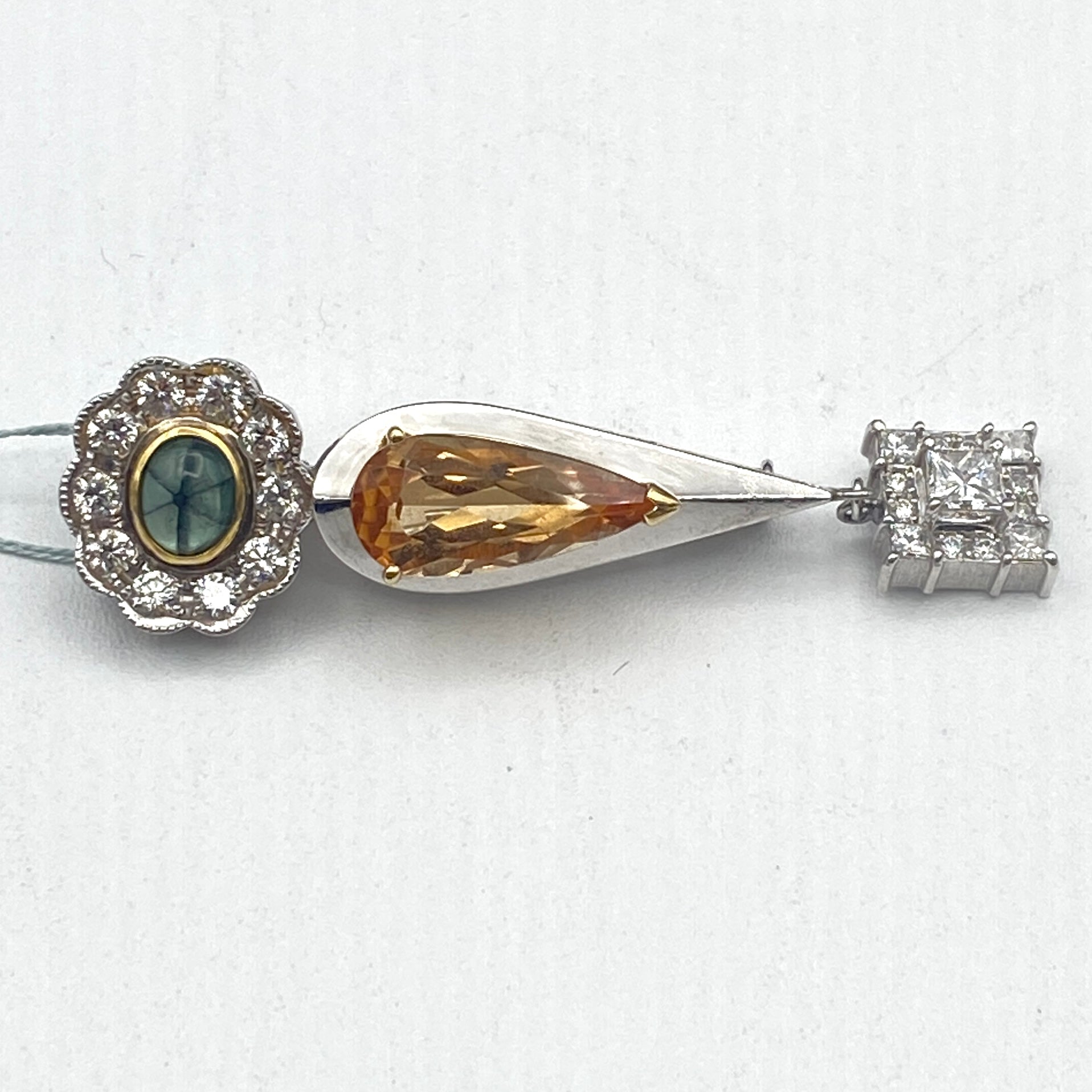 Luxury Promise Japan 50509 /K14WG Pt850/K18 Topaz Brooch TOP4.59 D0.392 E0.675 D0.979 12.5g