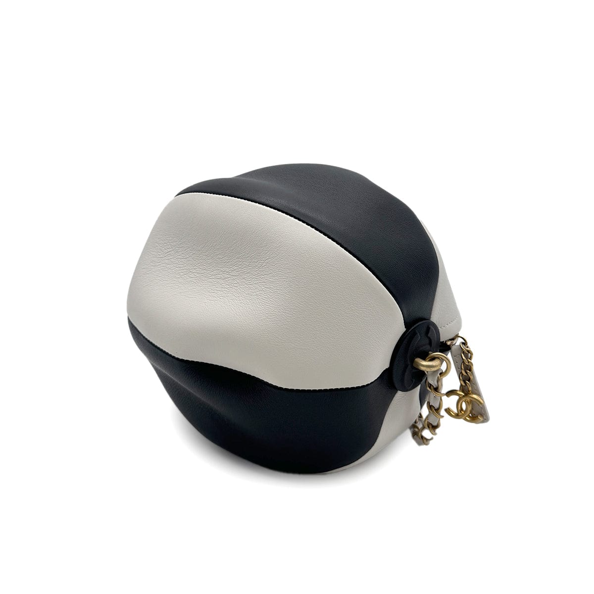 Luxury Promise Japan CHANEL BEACH COLLECTION 19SS BEACH BALL CHAIN SHOULDER BAG BLACK WHITE LEATHER 90285105