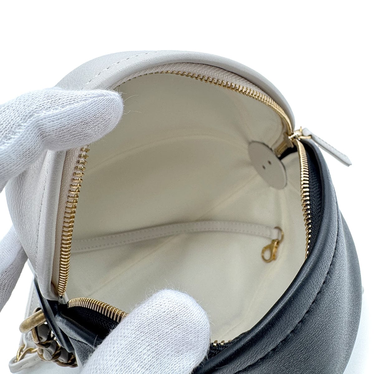 Luxury Promise Japan CHANEL BEACH COLLECTION 19SS BEACH BALL CHAIN SHOULDER BAG BLACK WHITE LEATHER 90285105