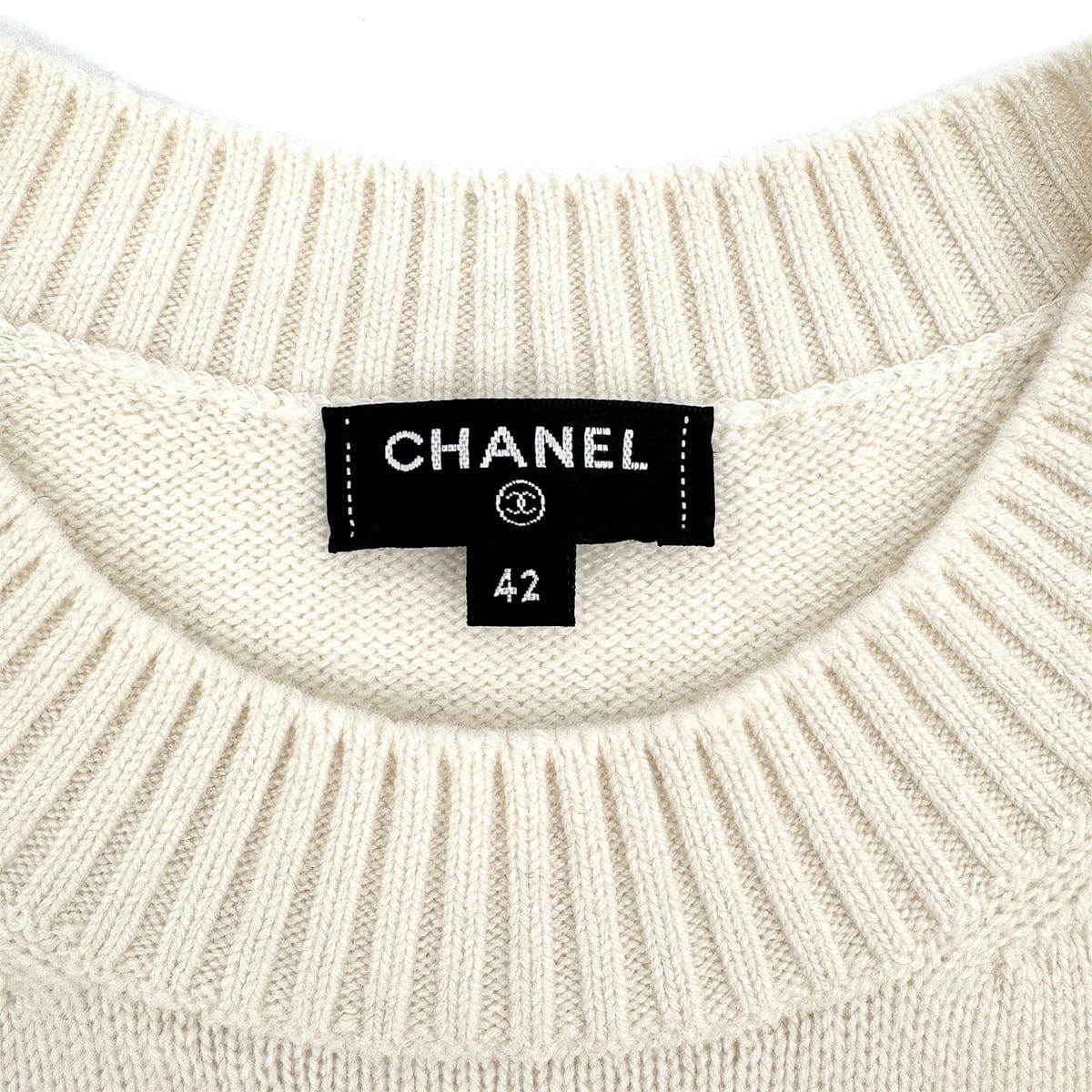 Luxury Promise Japan CHANEL COCO BUTTON KNIT TOPS FLOWER WHITE BLACK CASHMERE 42 P70 RTW 90324149