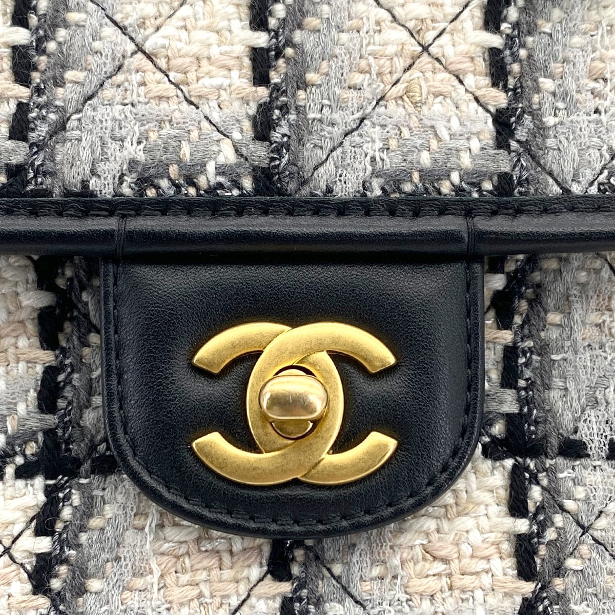 Luxury Promise Japan CHANEL MATELASSE TWEED CHAIN HAND SHOULDER BAG BEIGE BLACK GOLD HARDWARE 90324760