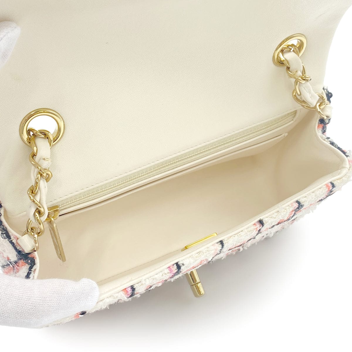 Luxury Promise Japan CHANEL MINI MATELASSE TWEED SEQUINS CHAIN SHOULDER BAG WHITE PINK BLACK GOLD HARDWARE 90325331