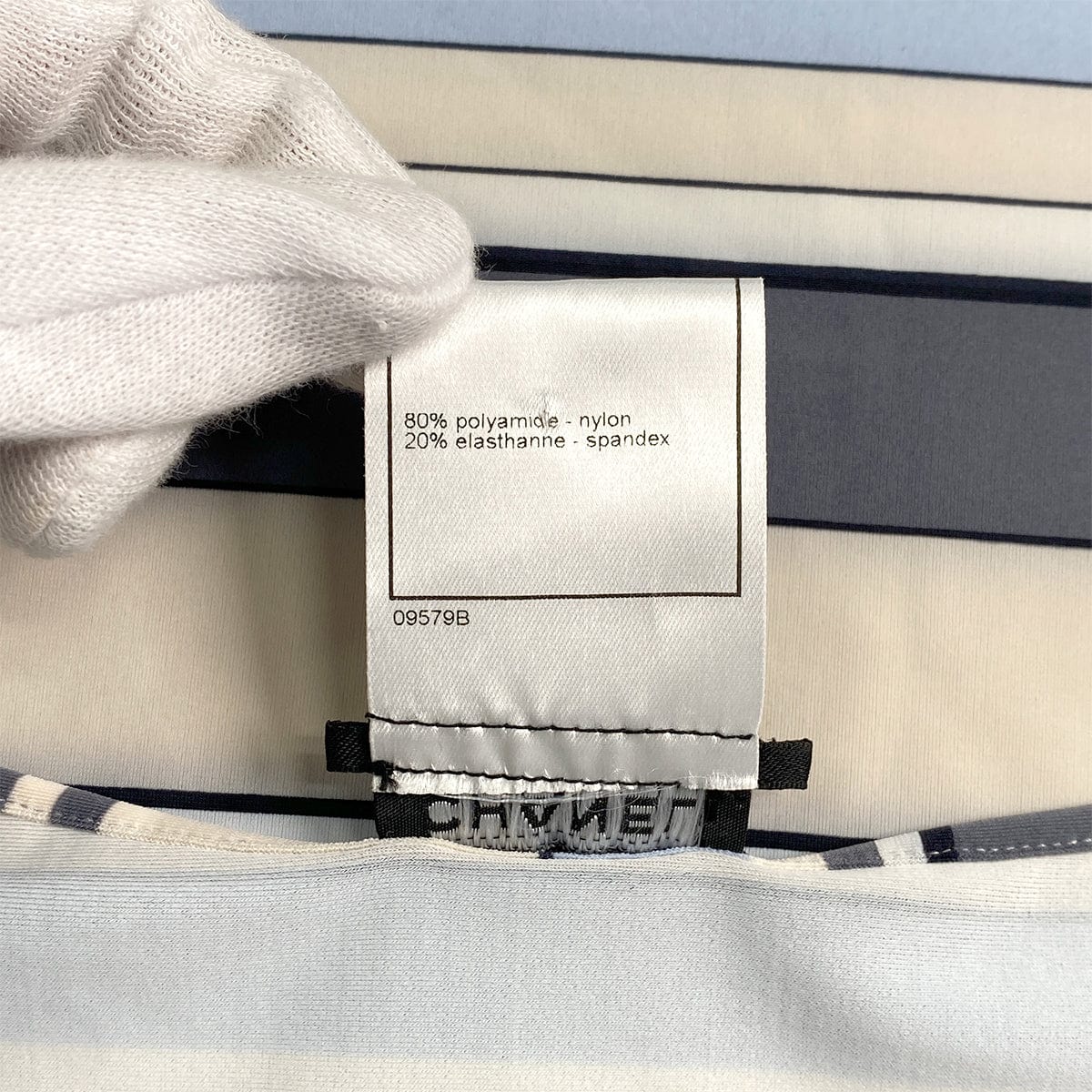 Luxury Promise Japan CHANEL MULTI COLOR STRIPE T-SHIRT LOGO PLATE BLUE GRAY NYLON 40 00C RTW 90291316