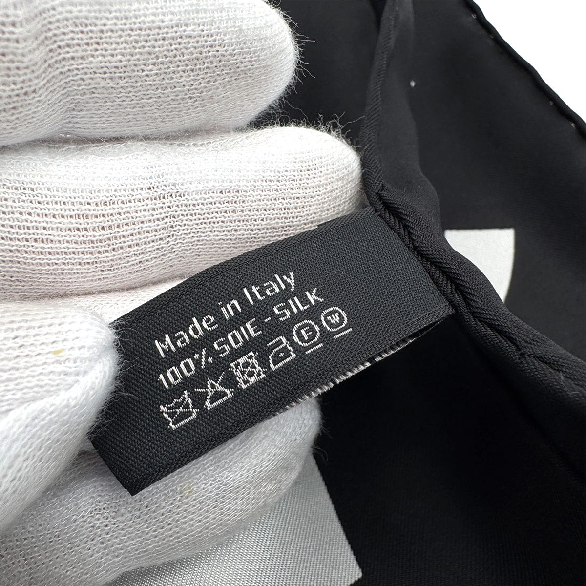 Luxury Promise Japan CHANEL SCARF COCO MADEMOISELLE WHITE BLACK SILK 90319320