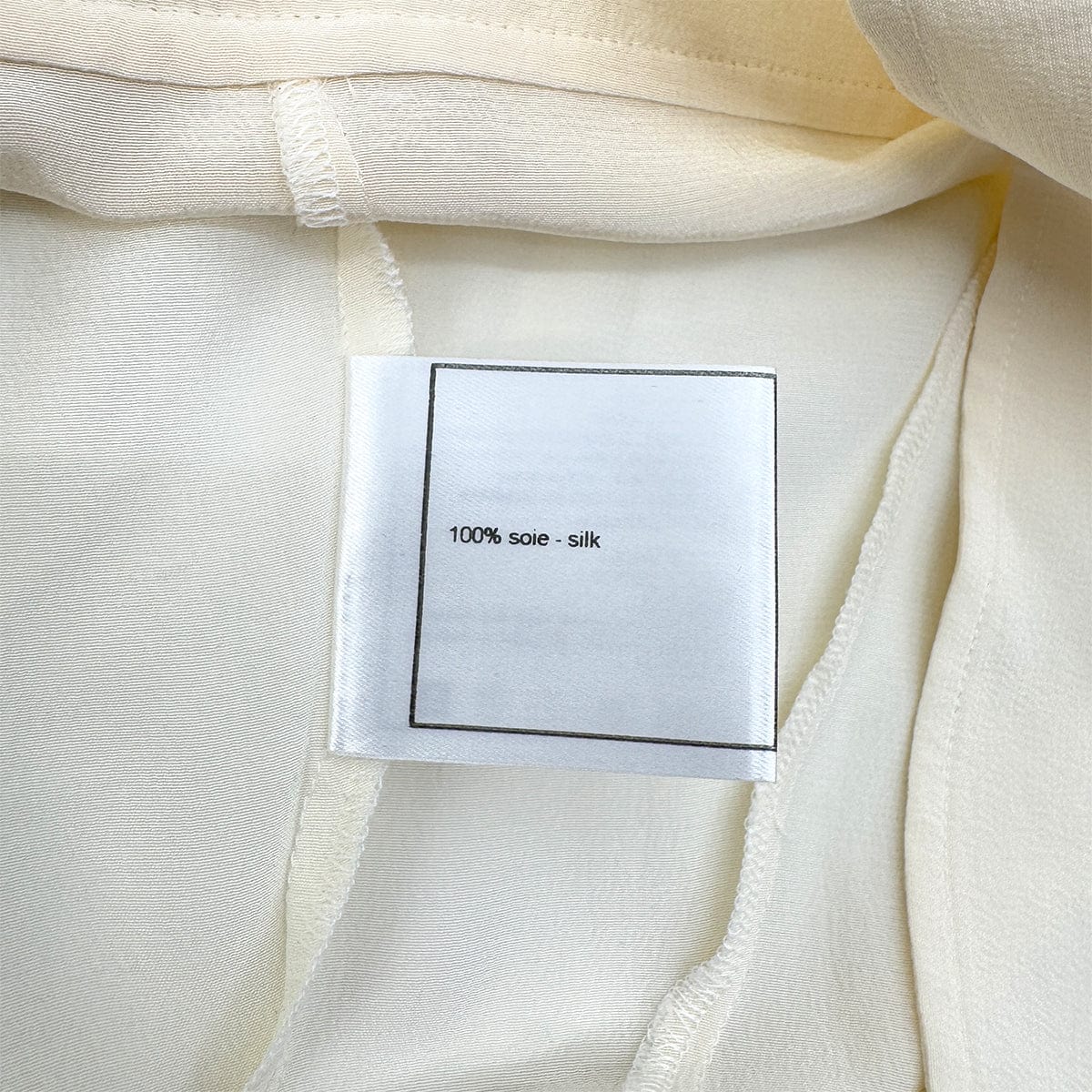 Luxury Promise Japan CHANEL SLEEVELESS BLOUSE BACK FRONT BUTTON WHITE SILK 38 01P RTW 90286901