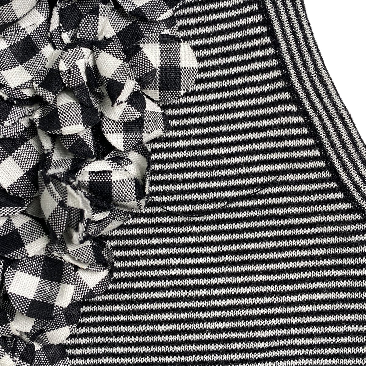 Luxury Promise Japan CHANEL SLEEVELESS TOPS BORDER FLOWER MOTIF BLACK WHITE COTTON 38 P56 RTW 90291318