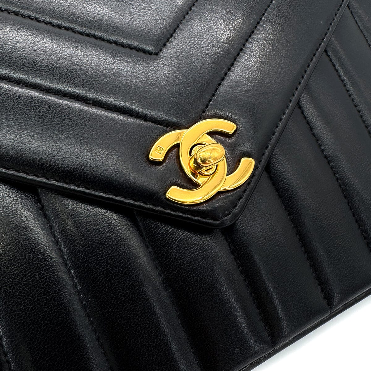 Luxury Promise Japan CHANEL VINTAGE CHEVRON CHAIN SHOULDER BAG BLACK LAMB SKIN 90292489