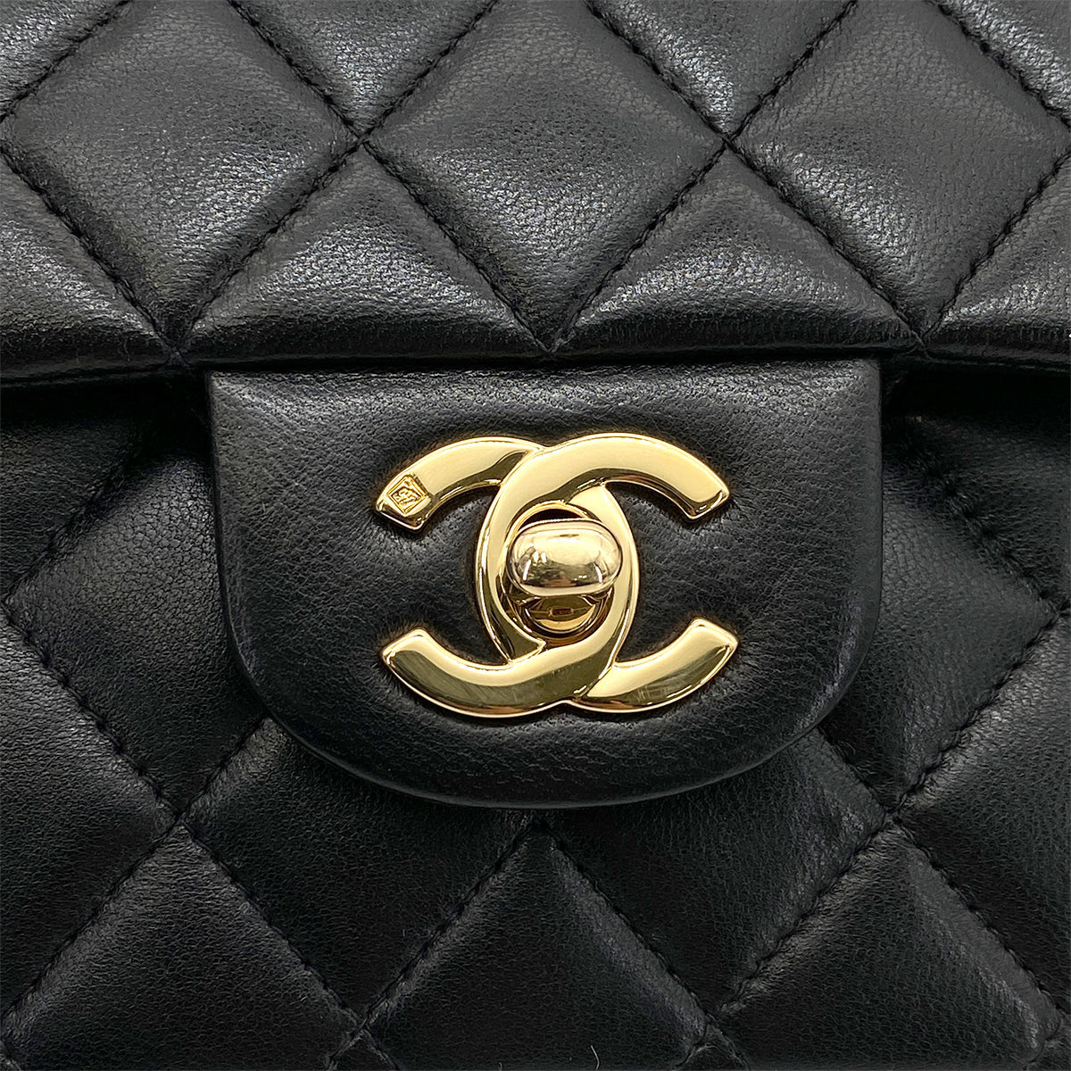 Luxury Promise Japan CHANEL VINTAGE CLASSIC FLAP MEDIUM CHAIN SHOULDER BAG BLACK LAMB SKIN 90256421
