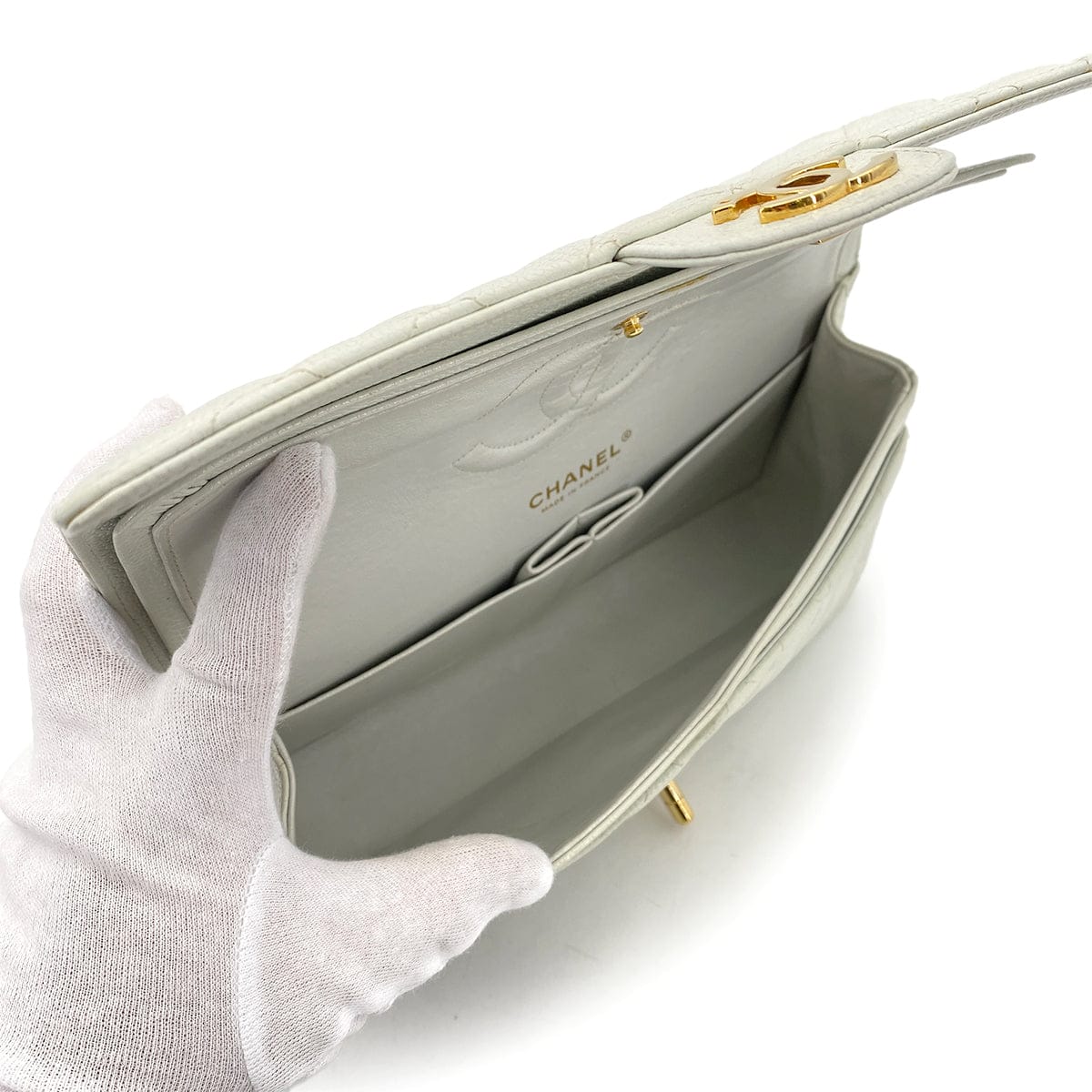 Luxury Promise Japan CHANEL VINTAGE CLASSIC FLAP MEDIUM CHAIN SHOULDER BAG LIGHT BLUE CAVIAR SKIN 90261587