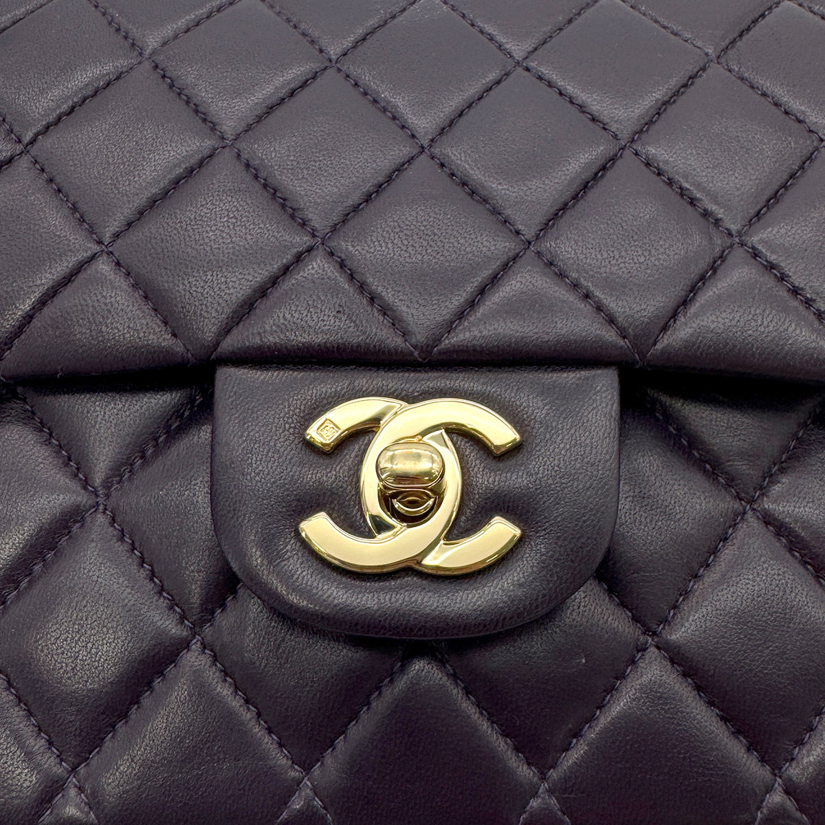 Luxury Promise Japan CHANEL VINTAGE CLASSIC FLAP MEDIUM CHAIN SHOULDER BAG PURPLE LAMB SKIN 90294197