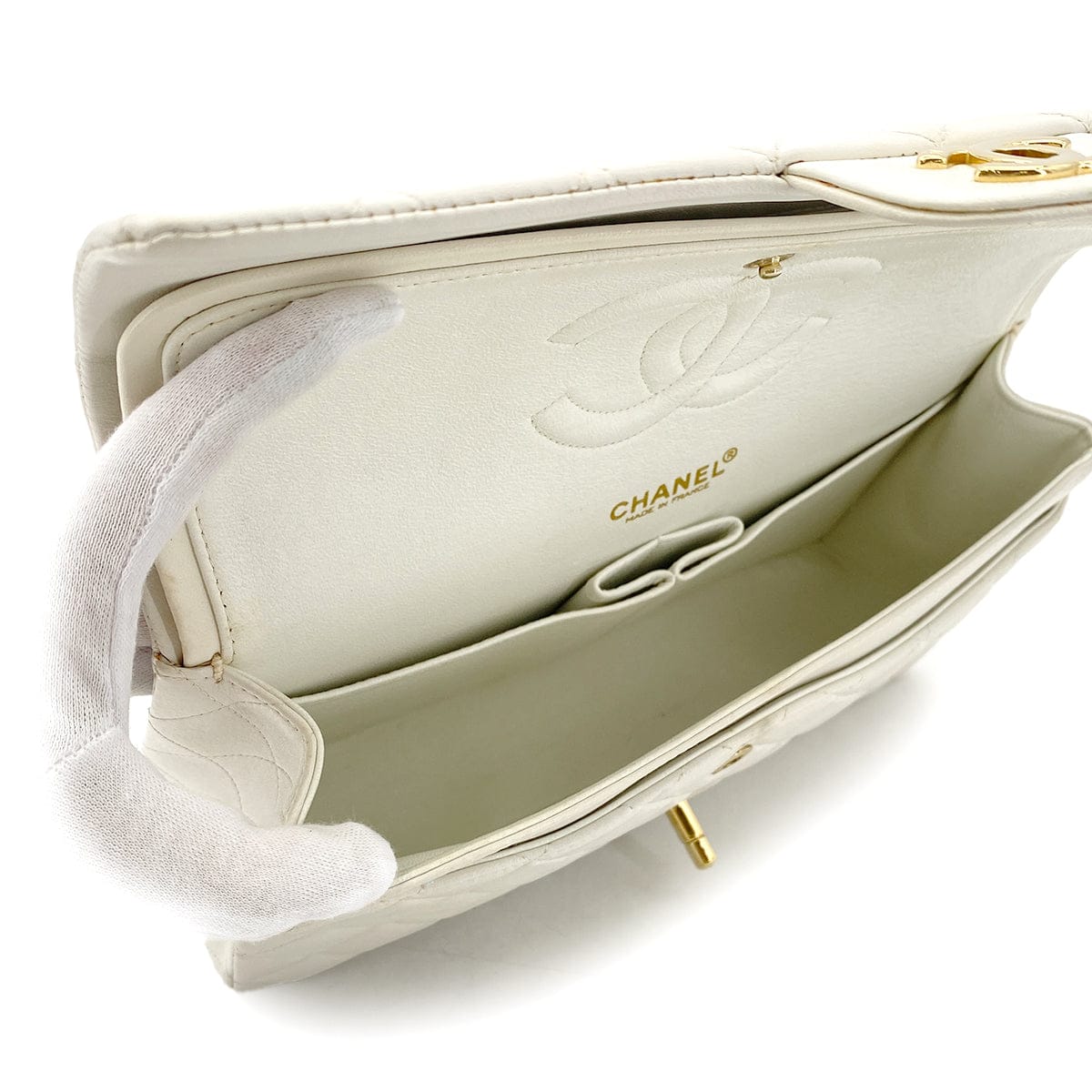 Luxury Promise Japan CHANEL VINTAGE CLASSIC FLAP MEDIUM CHAIN SHOULDER BAG WHITE LAMB SKIN 90299560