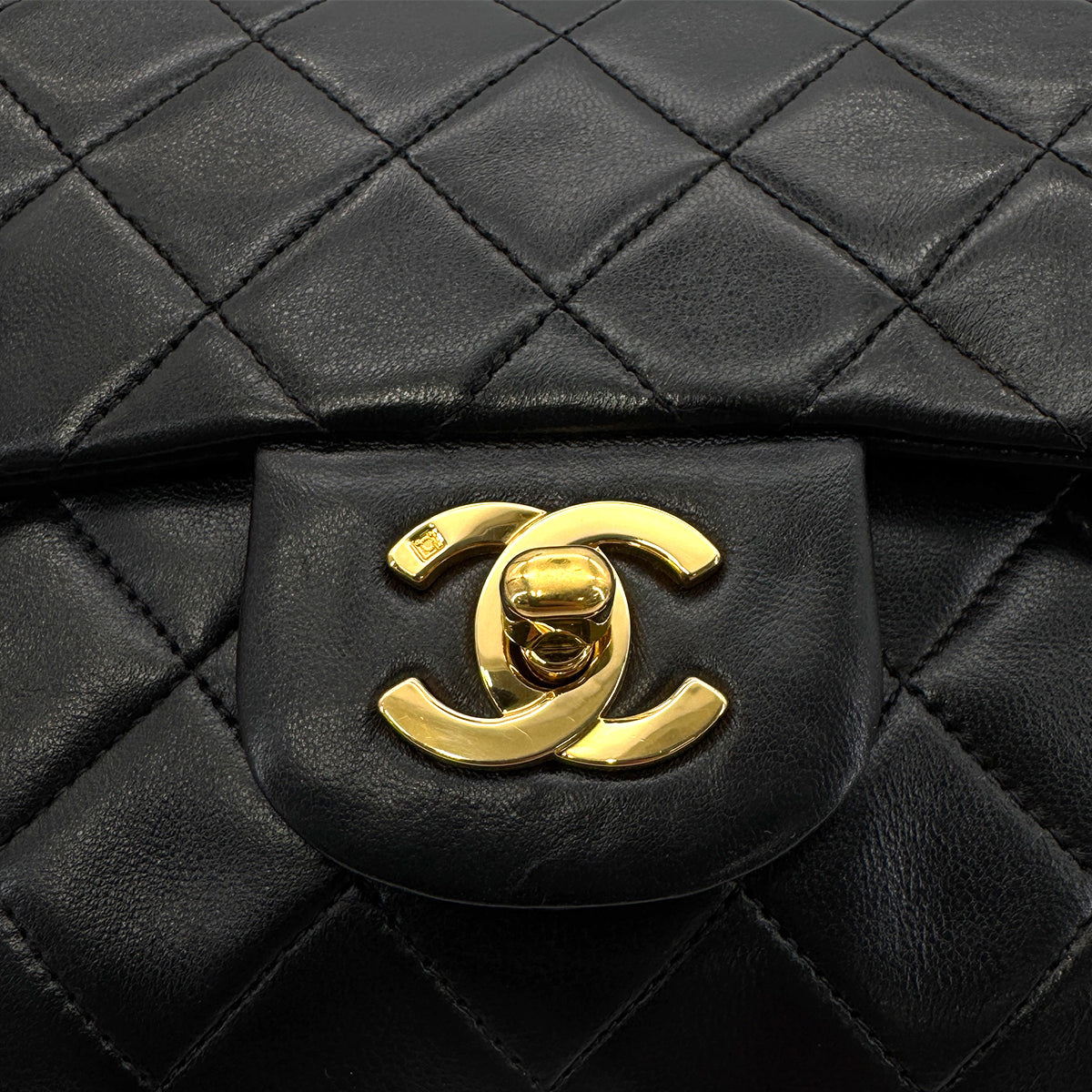 Luxury Promise Japan CHANEL VINTAGE CLASSIC FLAP SMALL CHAIN SHOULDER BAG BLACK LAMB SKIN 90269075