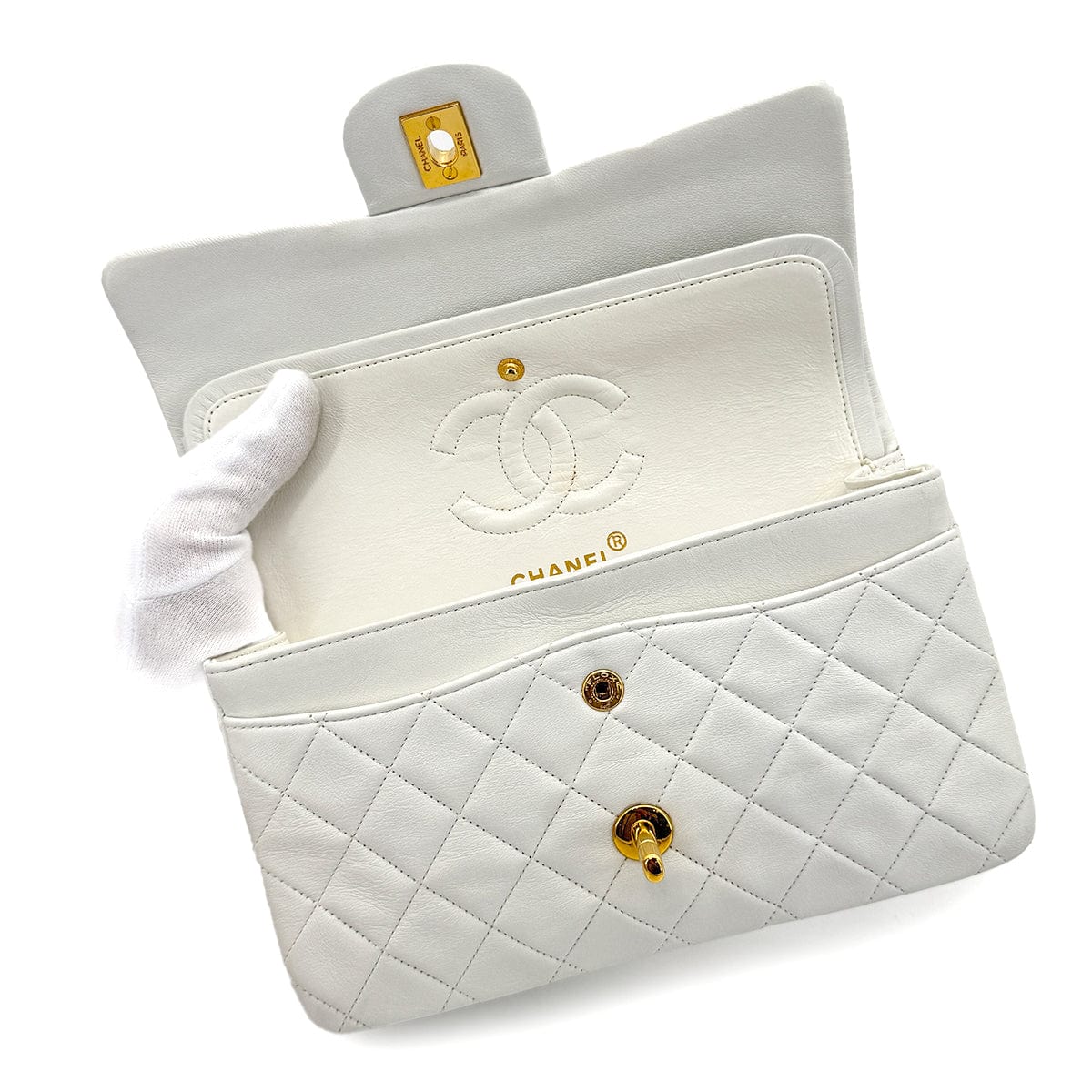 Luxury Promise Japan CHANEL VINTAGE CLASSIC FLAP SMALL CHAIN SHOULDER BAG WHITE LAMB SKIN 90273079