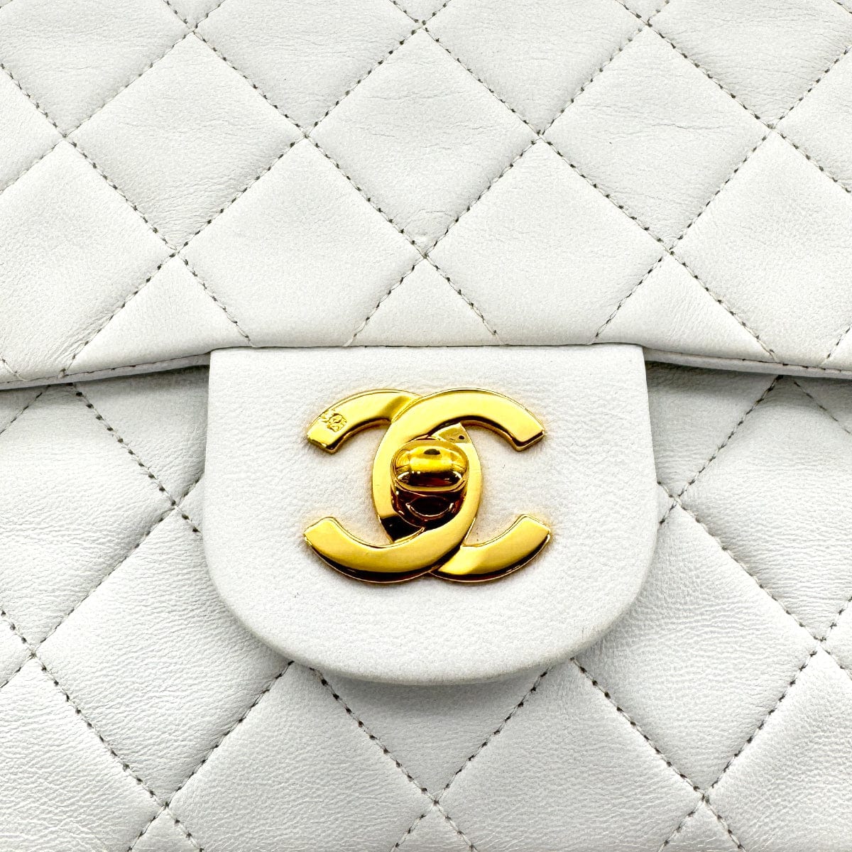 Luxury Promise Japan CHANEL VINTAGE CLASSIC FLAP SMALL CHAIN SHOULDER BAG WHITE LAMB SKIN 90273079