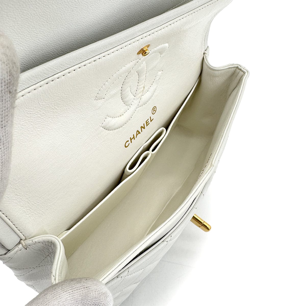 Luxury Promise Japan CHANEL VINTAGE CLASSIC FLAP SMALL CHAIN SHOULDER BAG WHITE LAMB SKIN 90273079