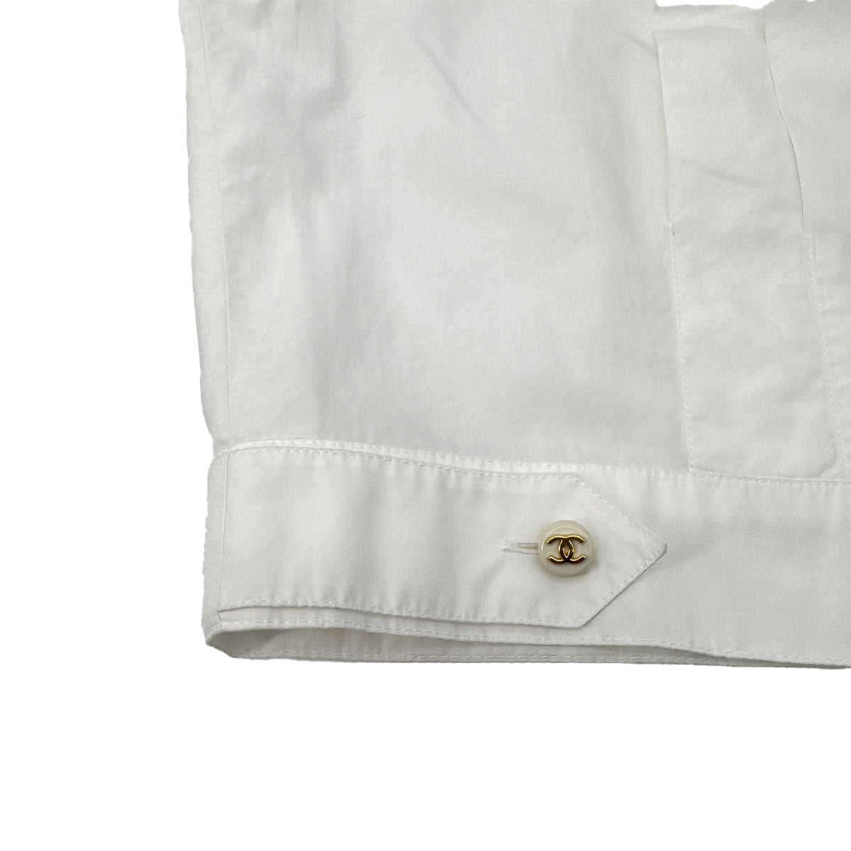 Luxury Promise Japan CHANEL VINTAGE COCO BUTTON FRONT SHORT SLEEVE BLOUSE WHITE GOLD COTTON RTW 90286880