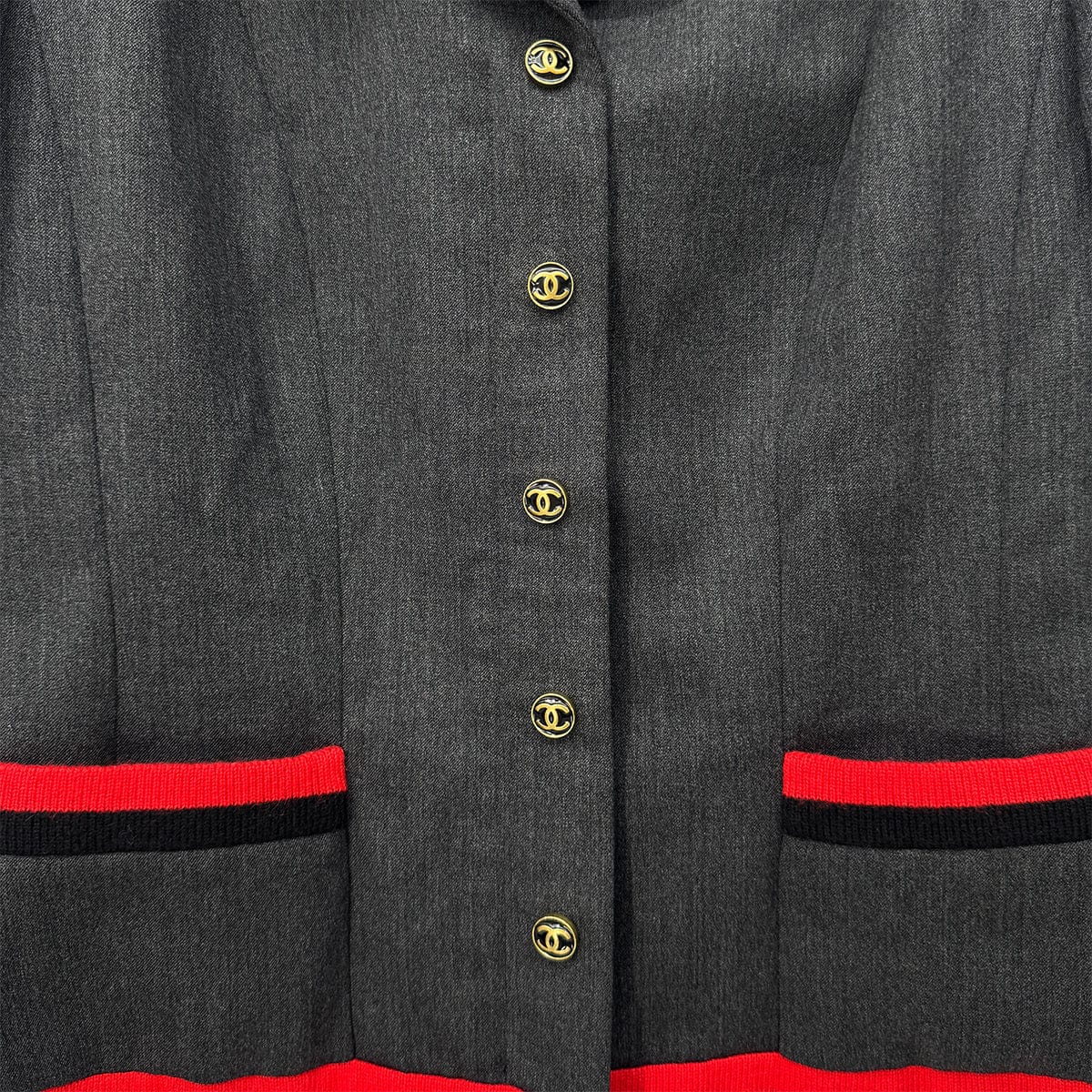 Luxury Promise Japan CHANEL VINTAGE COCO BUTTON JACKET SKIRT SET GRAY RED WOOL 40 94A RTW 90283647