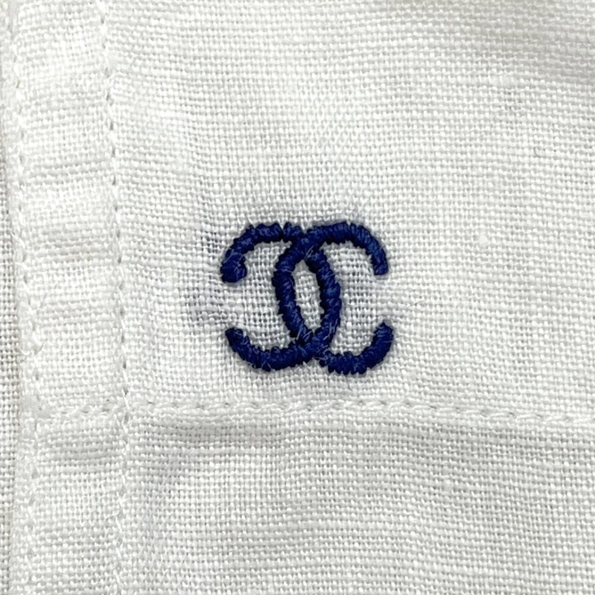 Luxury Promise Japan CHANEL VINTAGE COCO BUTTON SHORT SLEEVE SHIRT WHITE RTW 90288013