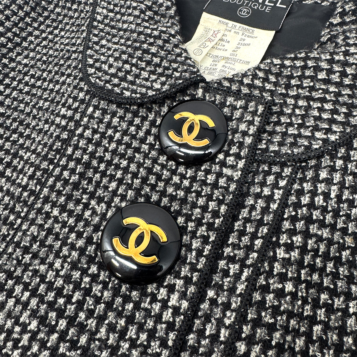 Luxury Promise Japan CHANEL VINTAGE COCO BUTTON TWEED JACKET BLACK GRAY RAYON 38 RTW 90303323