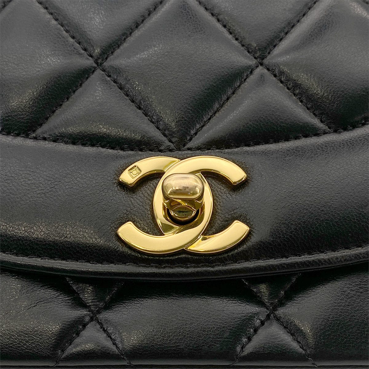 Luxury Promise Japan CHANEL VINTAGE DIANA SMALL CHAIN SHOULDER BAG BLACK LAMB SKIN 90264760