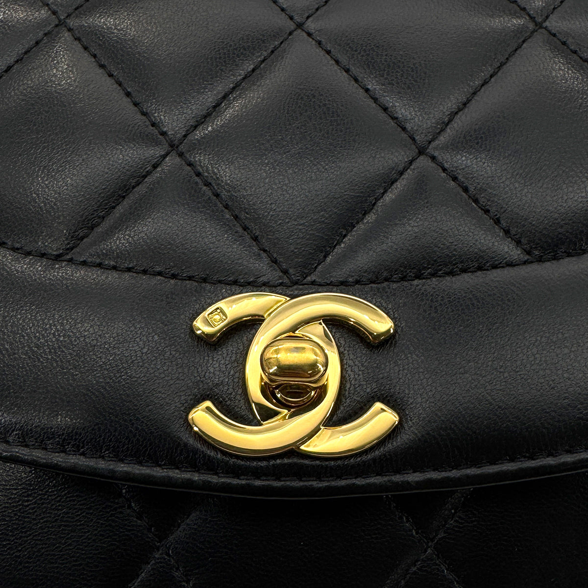 Luxury Promise Japan CHANEL VINTAGE DIANA SMALL CHAIN SHOULDER BAG BLACK LAMB SKIN 90269048