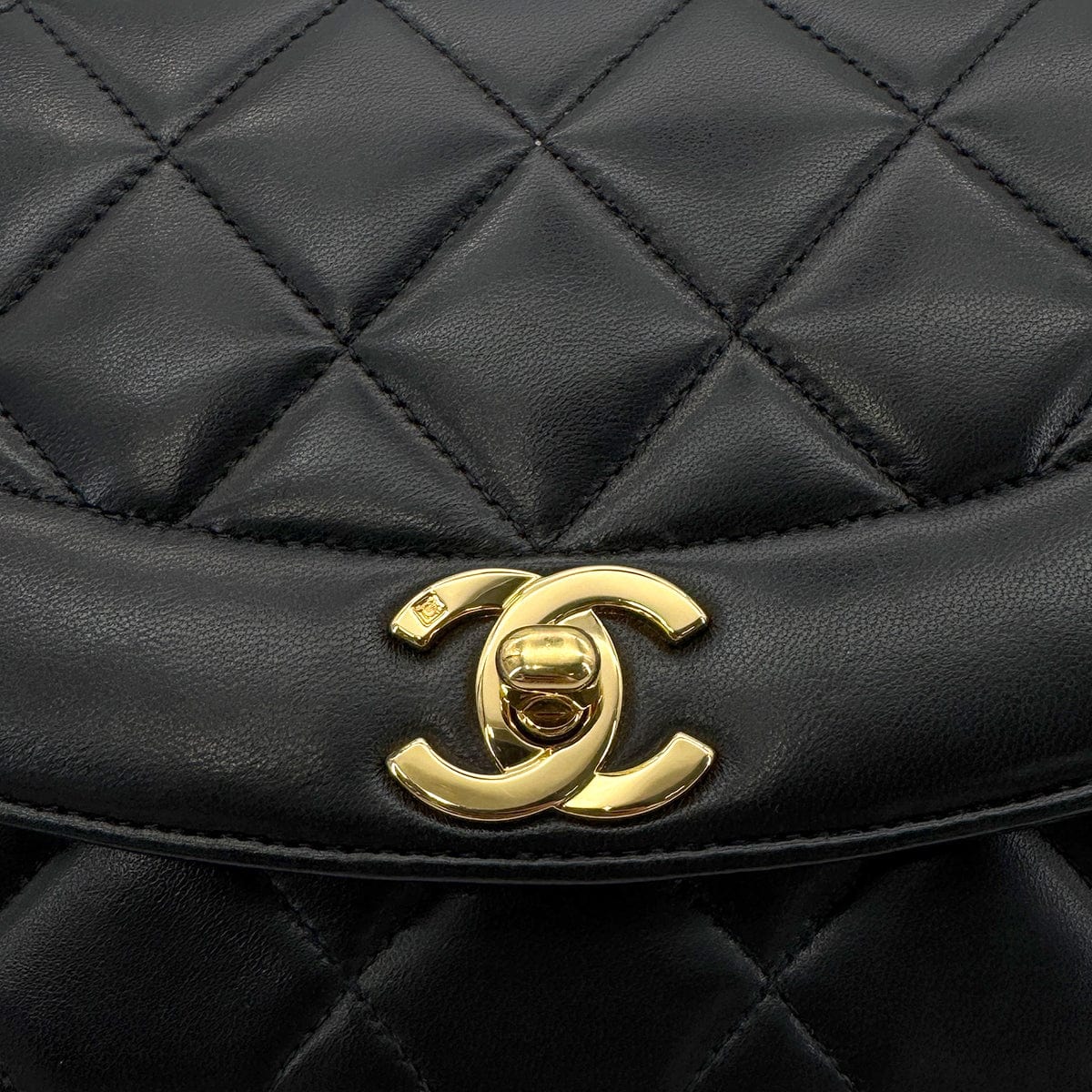 Luxury Promise Japan CHANEL VINTAGE DIANA SMALL CHAIN SHOULDER BAG BLACK LAMB SKIN 90276363