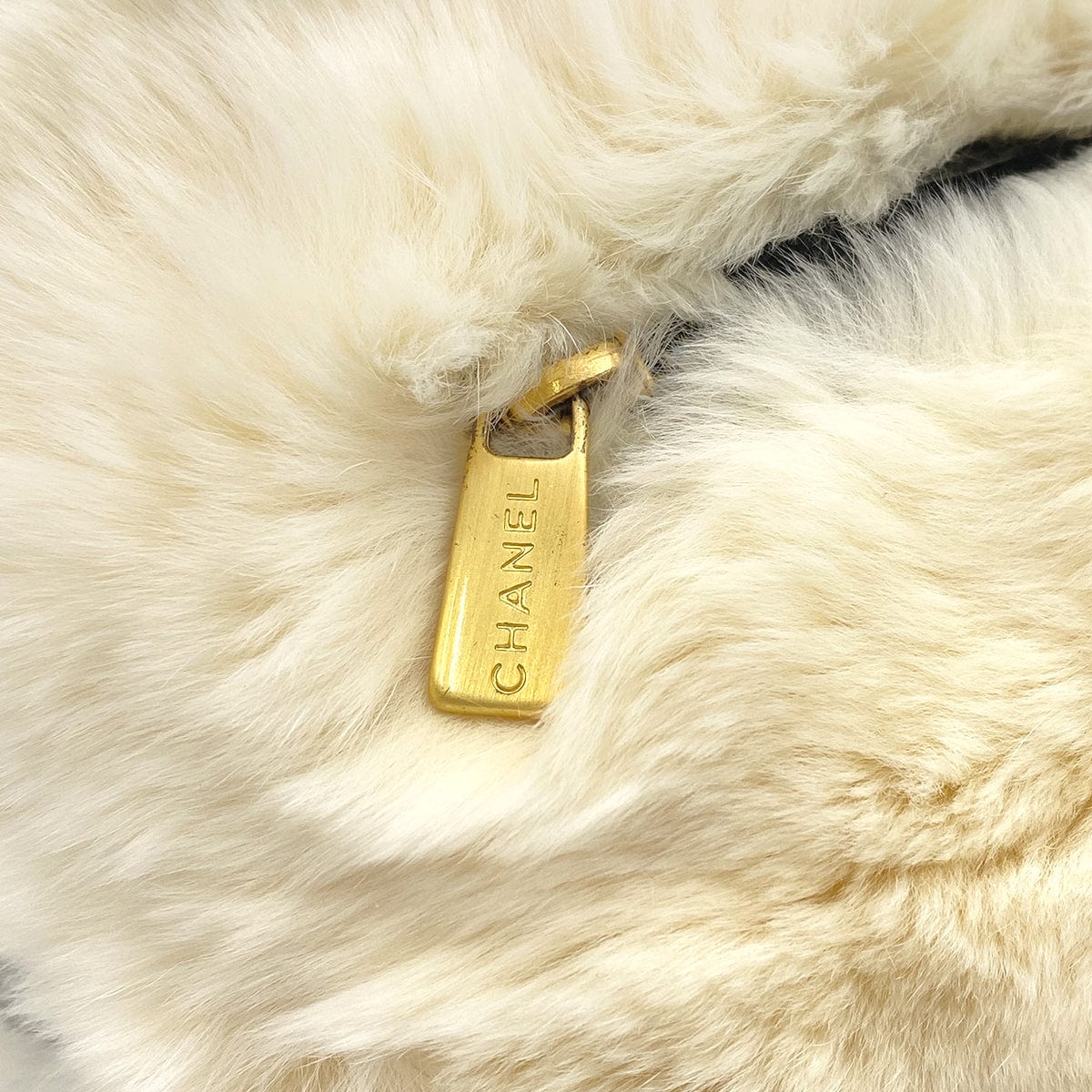 Luxury Promise Japan CHANEL VINTAGE LAPINFUR COCOMARK ARM WARMER CHAIN SHOULDER BAG WHITE FUR 90270848