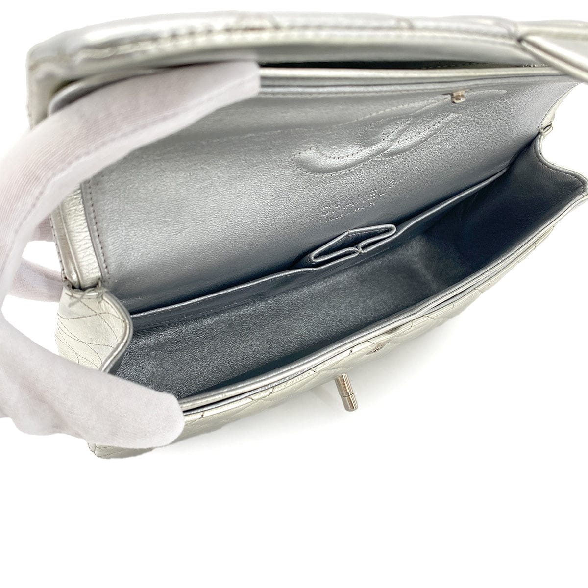 Luxury Promise Japan CHANEL VINTAGE MATELASSE CHAIN SHOULDER BAG SILVER LEATHER 90307026